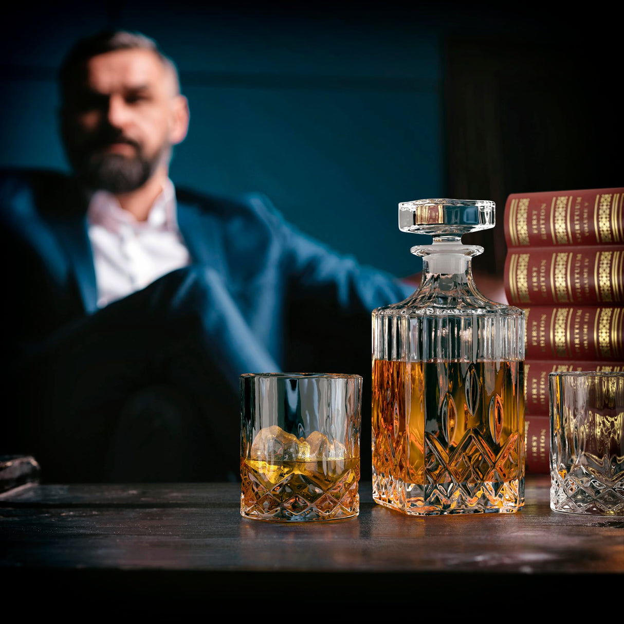BENESSARI Whiskey Decanter Gift Set - Fake Book Tantalus Bourbon Cocktail Glasses Set of 4, Crystal Scotch Whiskey Glasses, Old Fashioned Liquor Men Gift, Bar, Kitchen Decor, Whisky Glass Sets BENESSARI