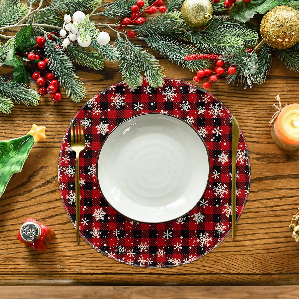 Artoid Mode Red and Black Buffalo Plaid Snowflakes Christmas Round Placemats Set of 4, 14 Inch Winter Round Table Mats for Dining Decoration Artoid Mode