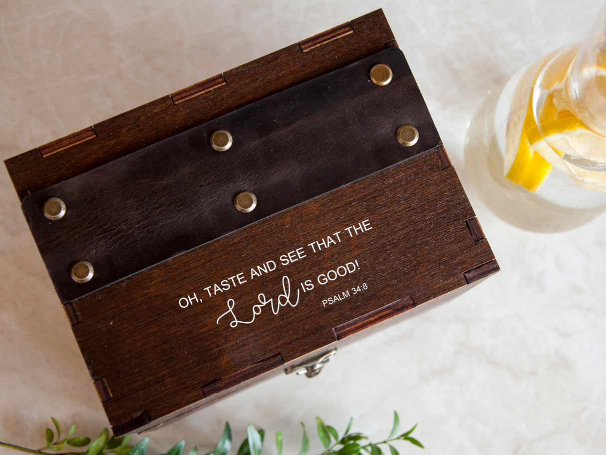 Personalized Recipe Box with Dividers & Cards - Wooden Kitchen Set for 4x6 or 5x7 Recipe Cards - Farmhouse Recipe Holder - Thanksgiving Gift, Christmas Gifts Ideas, Bridal Shower Gifts for Bride to Be WoodPresentStudio