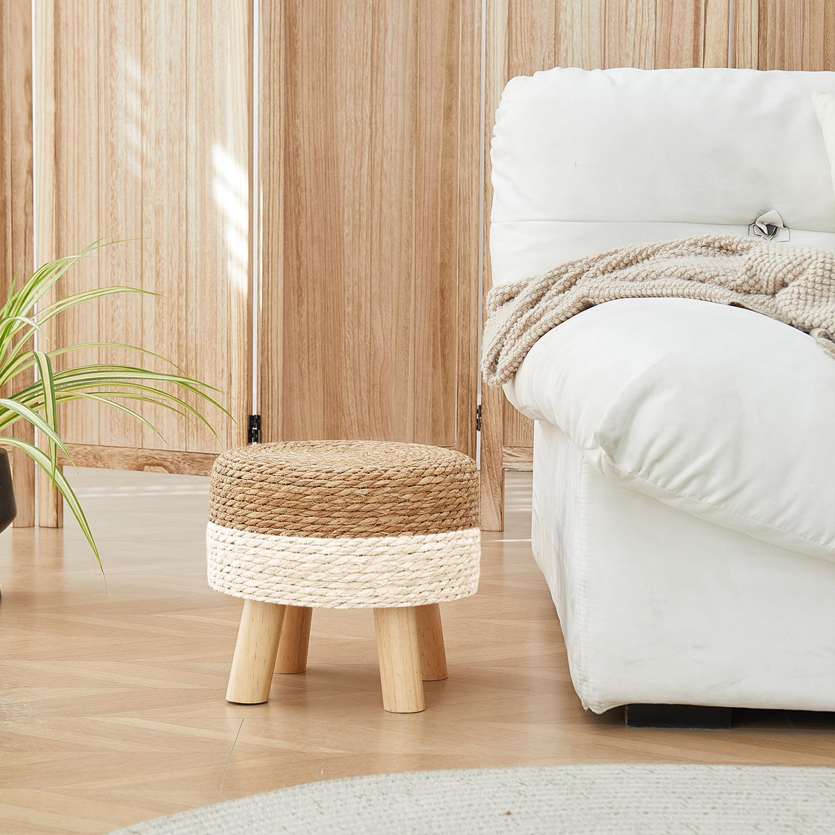 ALeesing Round Ottoman, Natural Seagrass Footstool with 4 Wood Legs, Multifunctional Modern Dressing Stool and Sofa Side Table for Bedroom (White) ALeesing