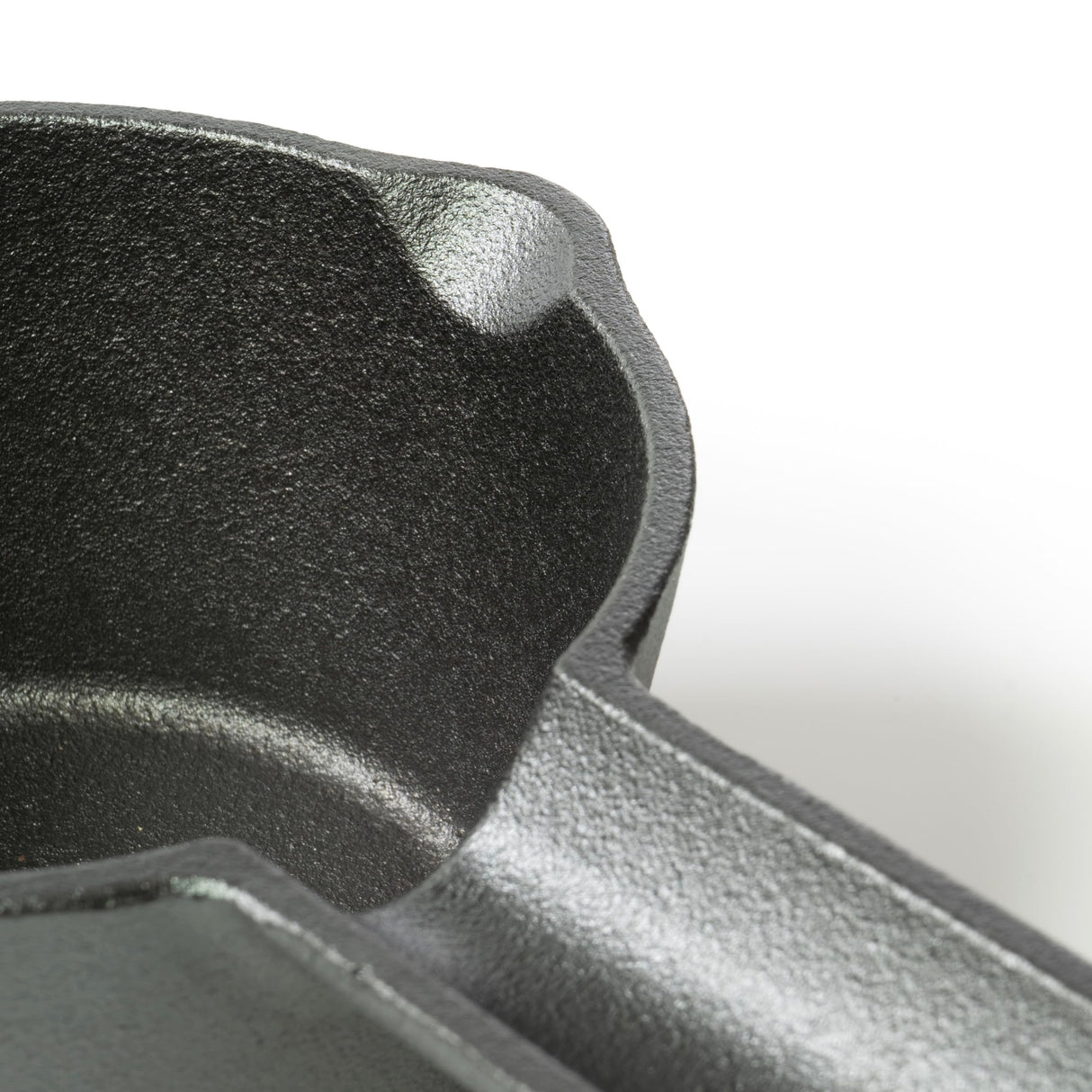 Pajaso Design - Cast Iron Basting Pot Set for Grill Cooking - Melting Pan for BBQ - Complete with Glaze Brush and Sauce Mop Pajaso Design