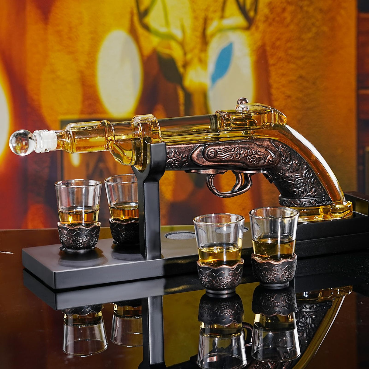 VYLPM Gun Whisky Decanter Set with 4 Shot Glasses,Cool,Unique Gifts for Men Dad Boyfriends,Liquor Gun Decanter Set A Great Addition to Home Bar,Gun Liquor Dispenser Fun Conversation Starter VYLPM