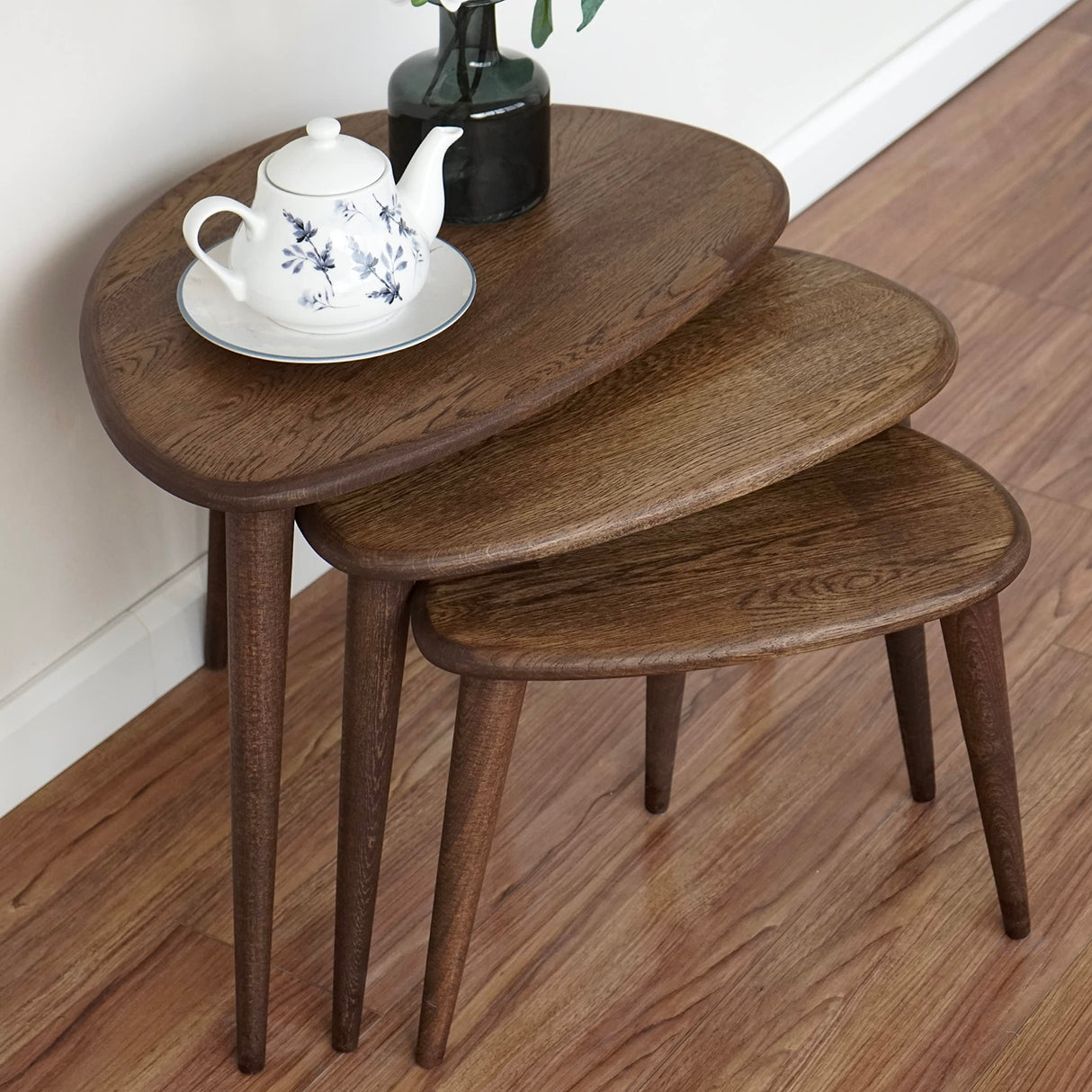 Ultimate Premium Products Solid Nesting Table Set of 3- Oak Mid Century Pebble Tables with Tapered Legs – Wooden Home Furniture in a Retro Style - Oak Ultimate Premium Products