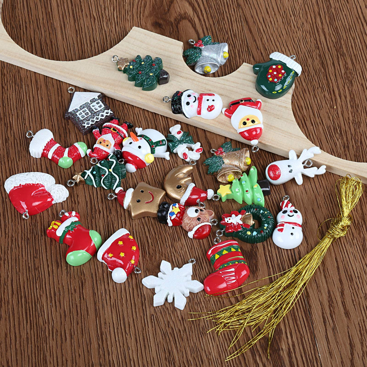 Naler 24PCS Mini Christmas Ornaments, Christmas Tree Decoration Resin Design with Santa Claus, Snowman, Reindeer and More Ornaments for Christmas Decoration New Year Naler