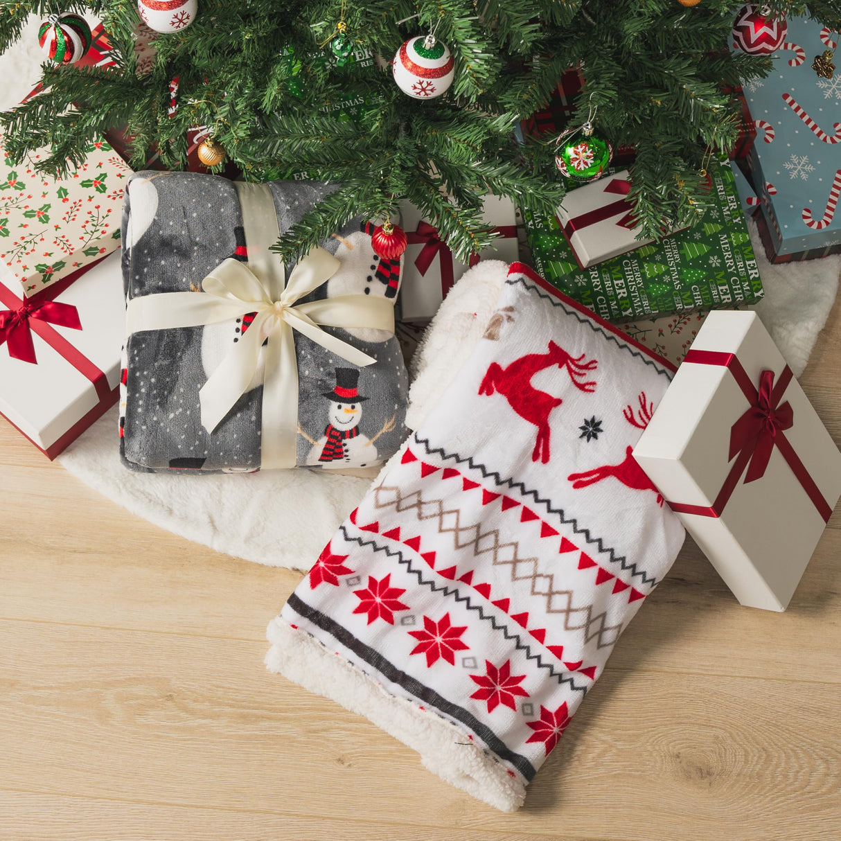 PAVILIA Premium Christmas Sherpa Throw Blanket | Snowman Decoration, Fleece, Plush, Warm, Cozy Reversible Microfiber Holiday Blanket 50 x 60 PAVILIA