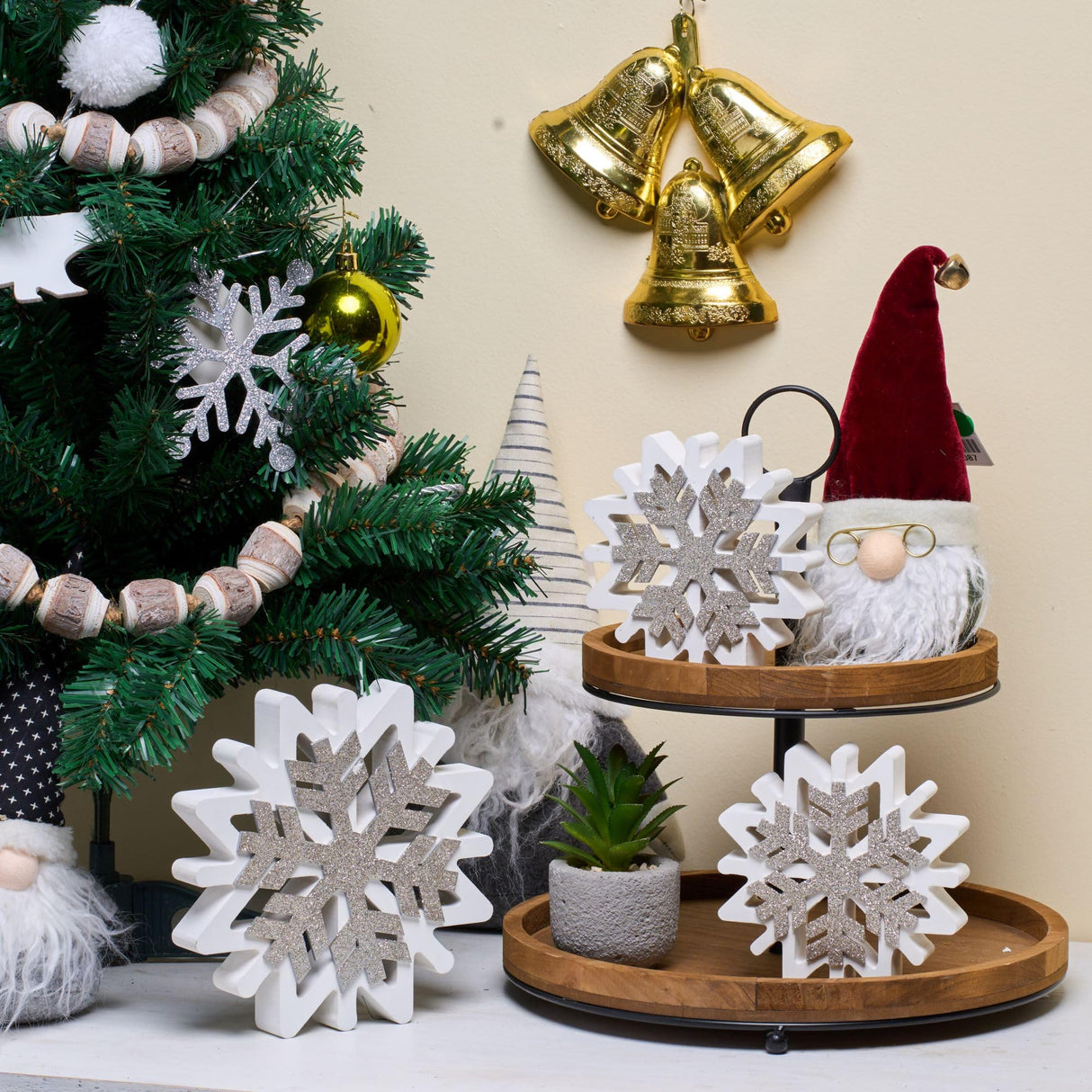 GENMOUS & CO. Farmhouse Tiered Tray Decor with Distressed Wood Bead Garland, Decorative 2 Tiered Serving Tray with Metal Handle for Rustic Home Décor GENMOUS & CO.