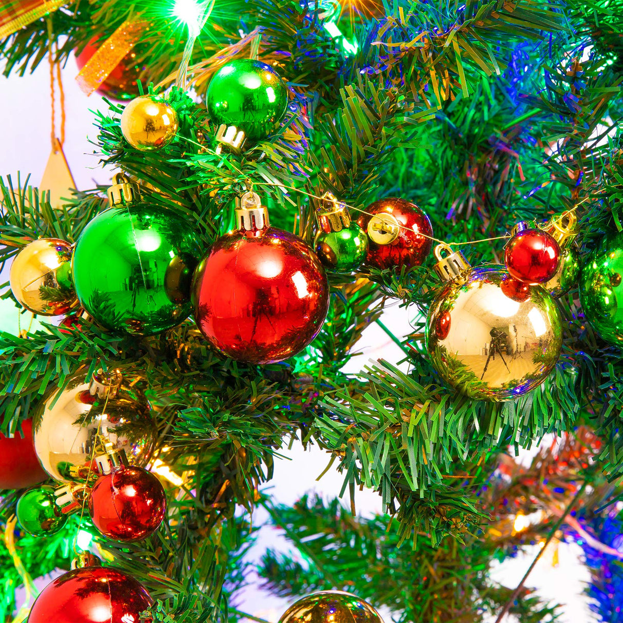 Whaline Christmas Ball Garland Ball Ornaments 6ft Bauble Garland Christmas Tree Ball Decorations Shatterproof Ball Ornament for Xmas Party Supplies, Indoor Outdoor Home Office, Red Green Gold Whaline