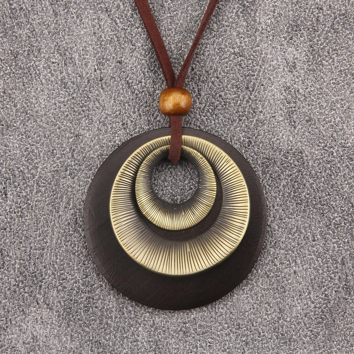 Bjesinmo Wooden Necklaces for Women Long Brown Necklaces Boho Pendant Necklace for Women Ethnic Style Wood Jewelry Necklace Bjesinmo