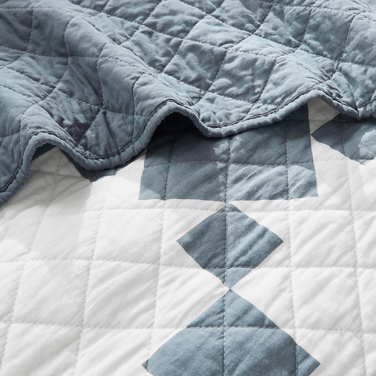 WDCOZY 100% Cotton Quilt Queen Size, Lightweight Reversible Gingham Patchwork Bedding Set with 2 Pillow Shams, Blue Block Pattern Farmhouse Bedspread Shabby Chic Coverlet Thin Comforter All Seasons WDCOZY