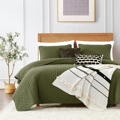 Olive Green Cloud King Size Quilt Bedding Sets with Pillow Shams, Farmhouse Lightweight Soft Bedspread Coverlet, All Season Rustic Country Thin Comforter, 3 Pieces, 104x90 inches