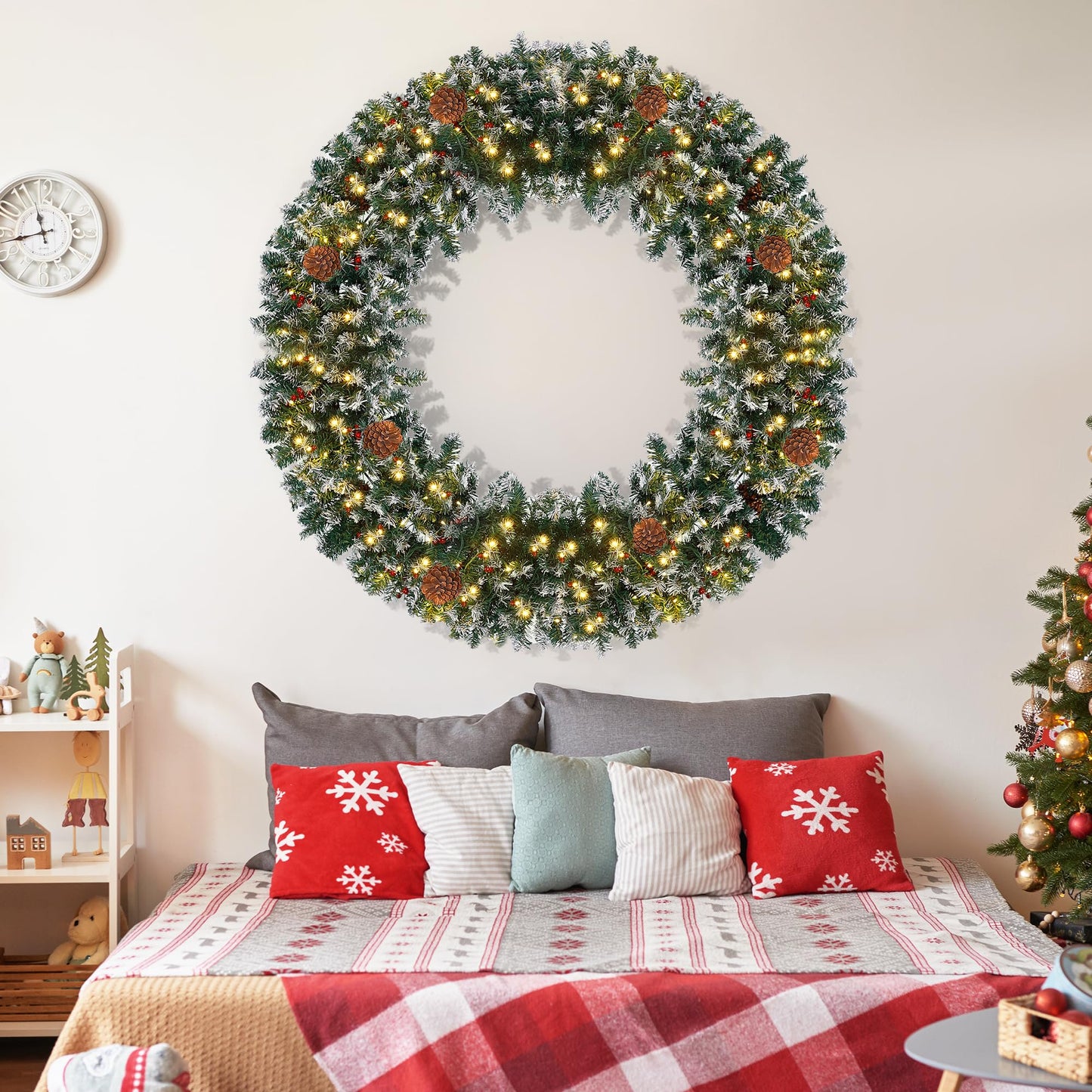 Prelit Christmas Wreath with 220 Warm White LED Lights, Outdoor Christmas Wreath Artificial Lighted Winter Wreath with 630 Pvc Tips Vivid Pine Cones and Berry Clusters, Large 60 Inches Scattered White