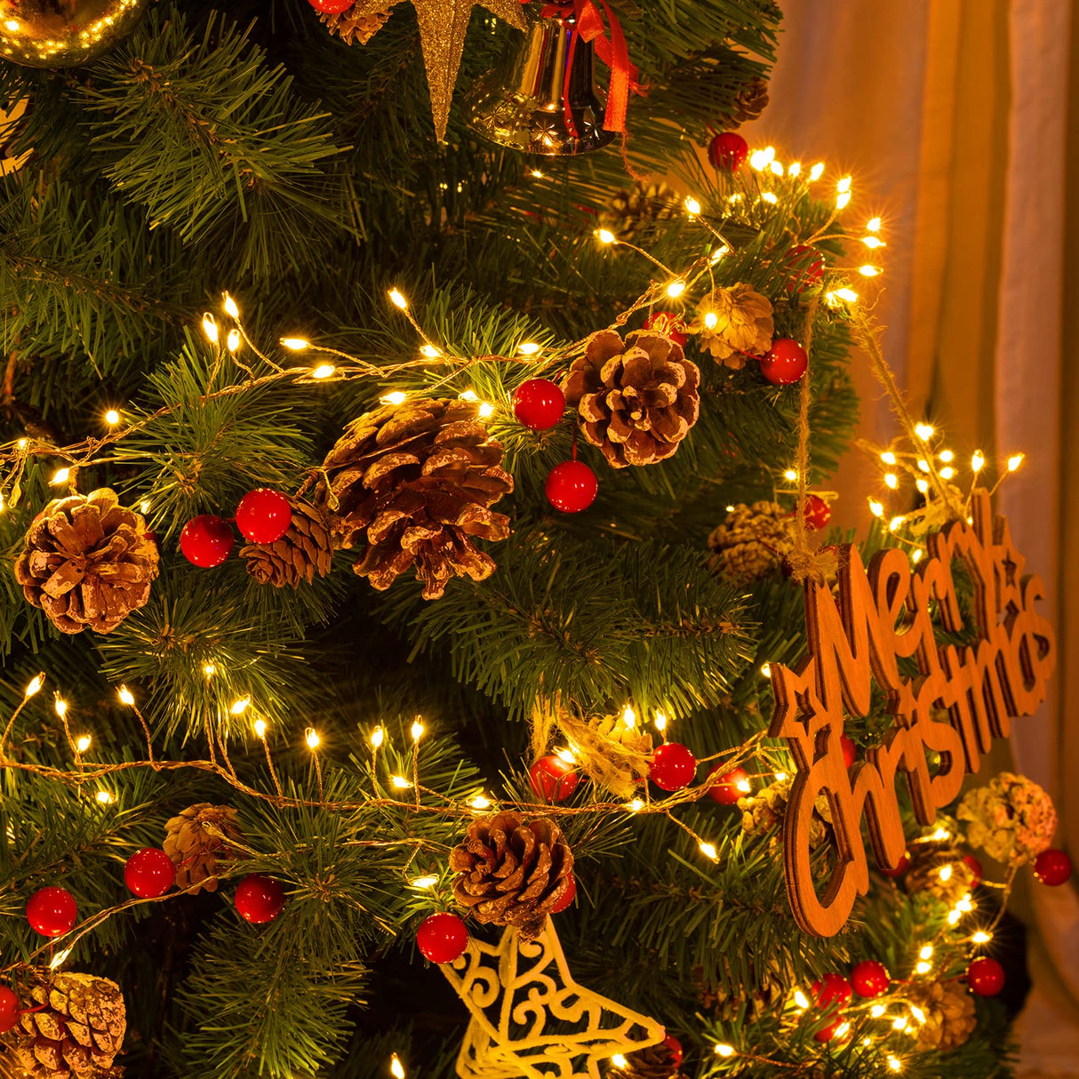 Christmas Pine Lighted Garland Decor, 9.8 Ft 60 LEDs Red Berry Pine Cone Battery Operated Christmas Garland Lights with 8 Modes, Remote Control for Mantle Fireplace Stairs Xmas Tree Indoor Decor Minetom