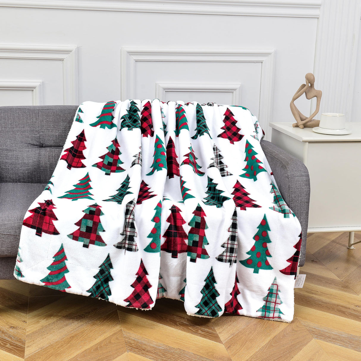 Elegant Comfort Reversible and Ultra-Plush Flannel Fleece-Winter Christmas Sherpa Throw- Lightweight Soft and Cozy-Holiday Decorative Throw, Perfect for Lounging, 50 x 60 inches, Plaid Christmas Tree Elegant Comfort
