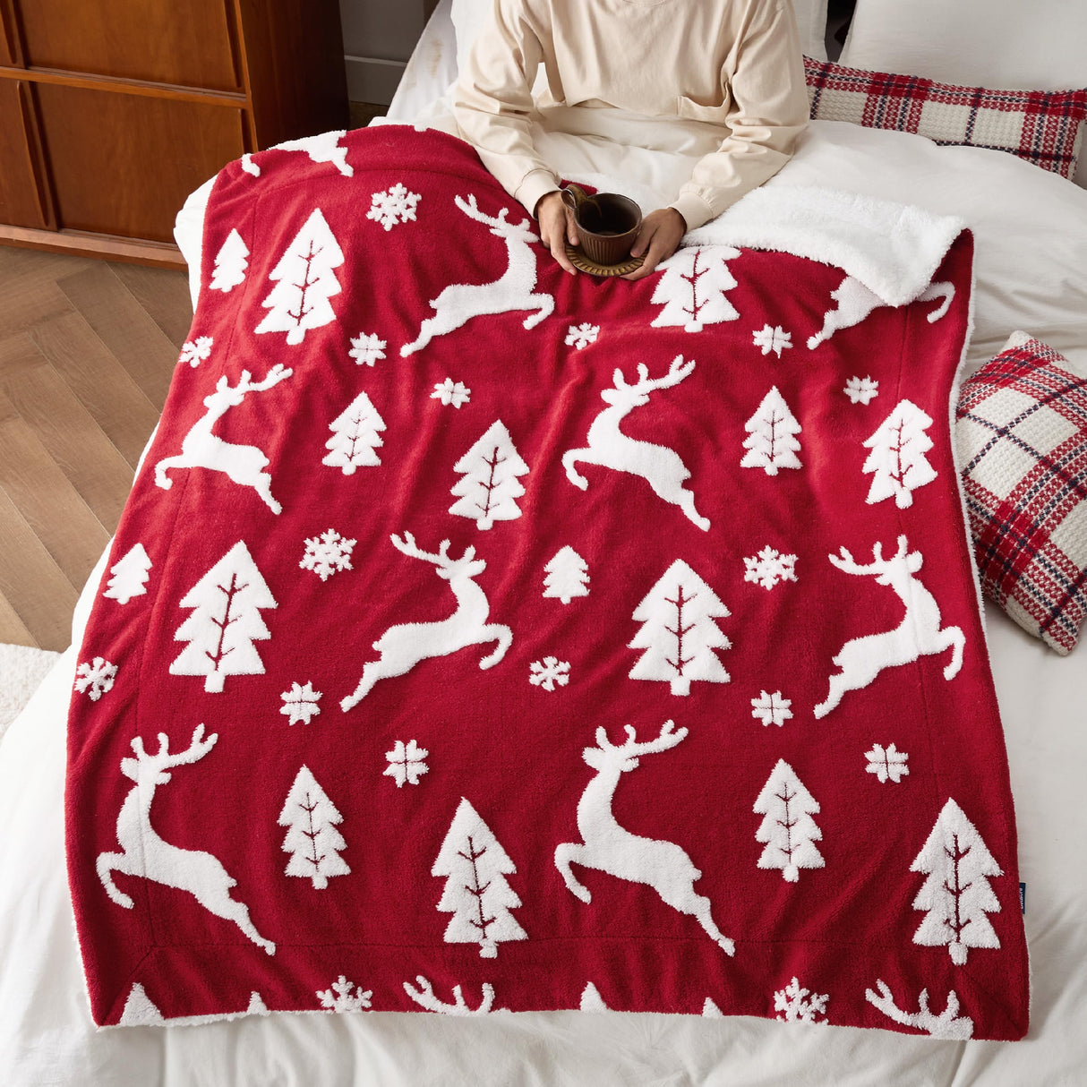 Bedsure Christmas Throw Blanket for Couch - Christmas Decorations Gifts for Women, Warm Sherpa Deer Throw Blanket, Red 50"x60" Bedsure