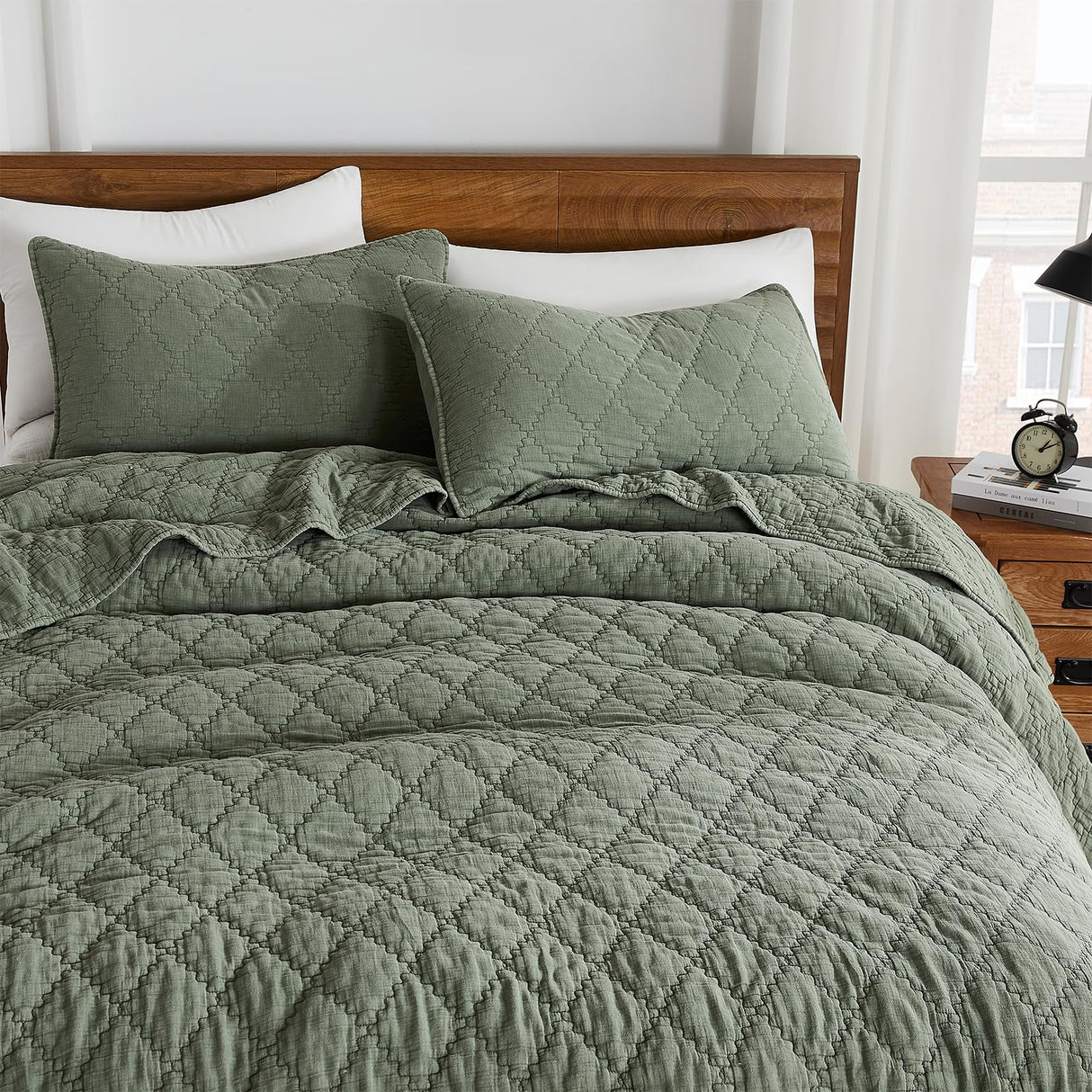 palassio Olive Green King Size Quilt Set, Muslin Cotton Shell Down-Alt Poly Filling, Soft Shabby Chic Rustic Farmhouse Country Bedspread, Textured Gauze Coverlet, Lightweight Bedding, 2 Shams palassio