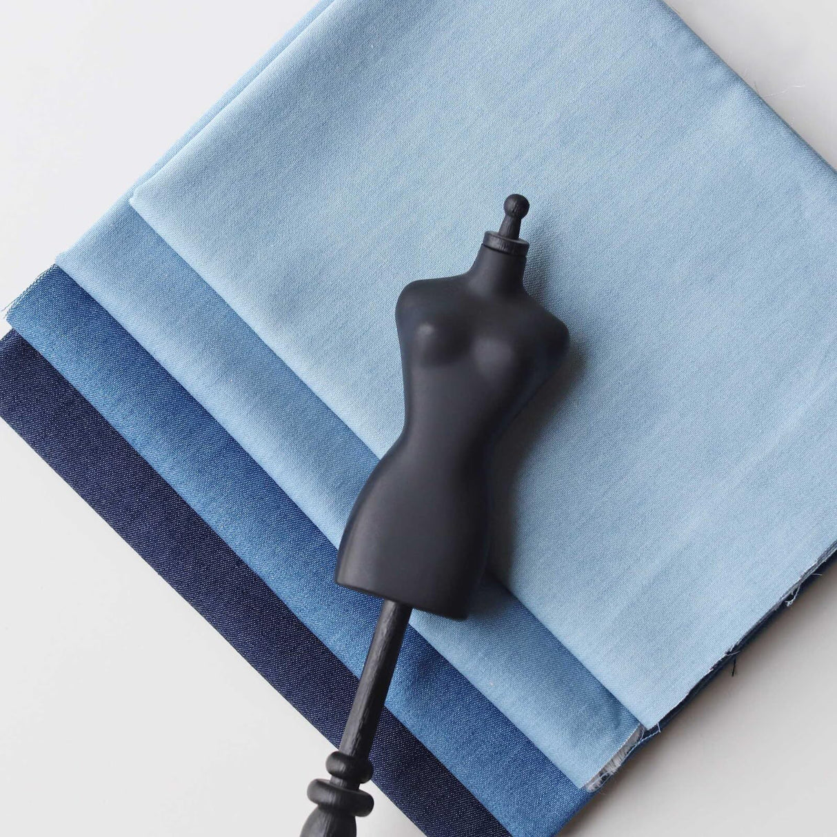 50 × 35cm Pre-Cut Lightweight Thin Denim Cotton Fabric, Doll Clothes Fabric, for Doll Jeans Dresses Jackets, Sewing Supplies, in 4 Colors, Pre-Cut to 19.68 × 13.77 inches Peachcor