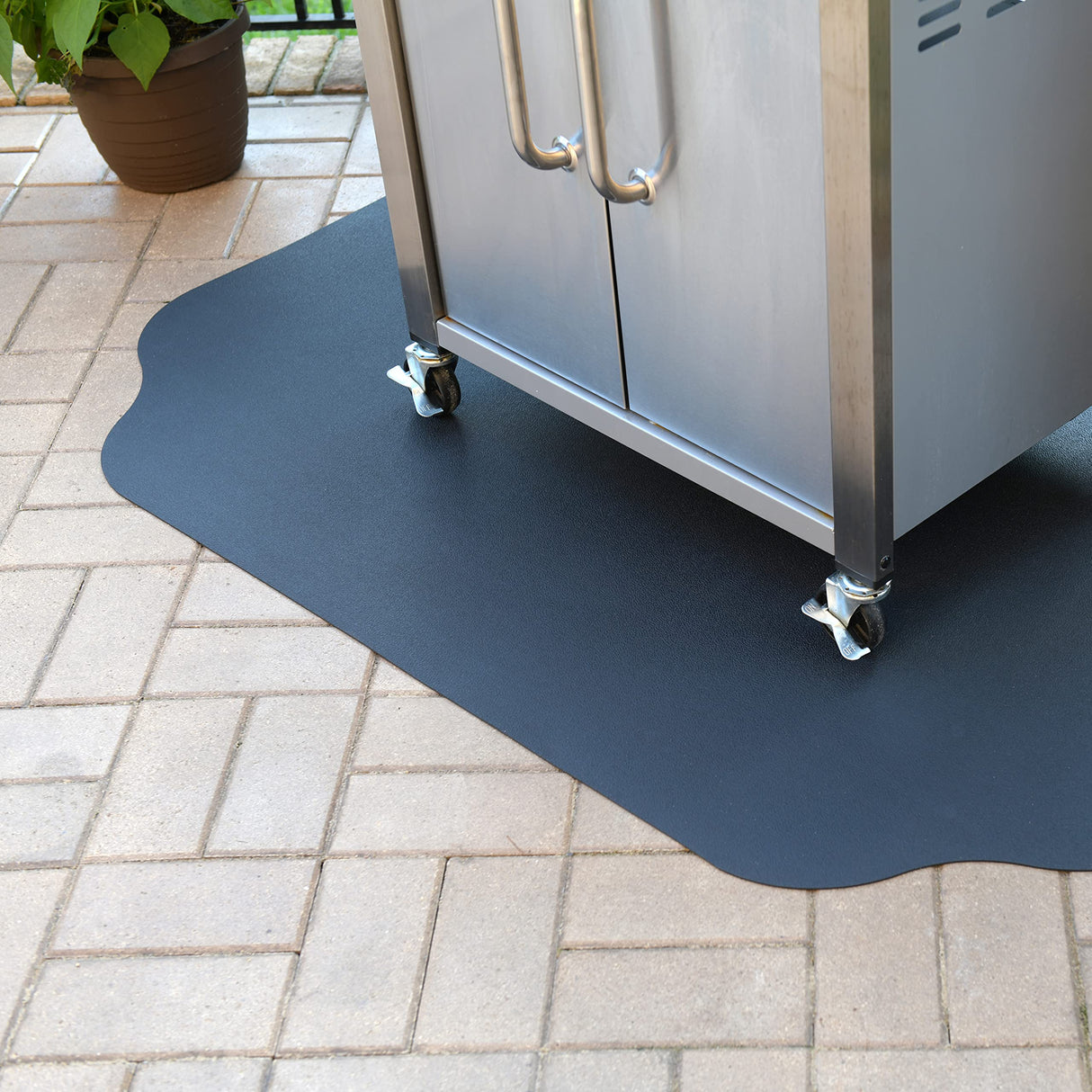 GRILLTEX Under the Grill Protective Deck and Patio Mat, 36 x 56 inches,Black GRILLTEX