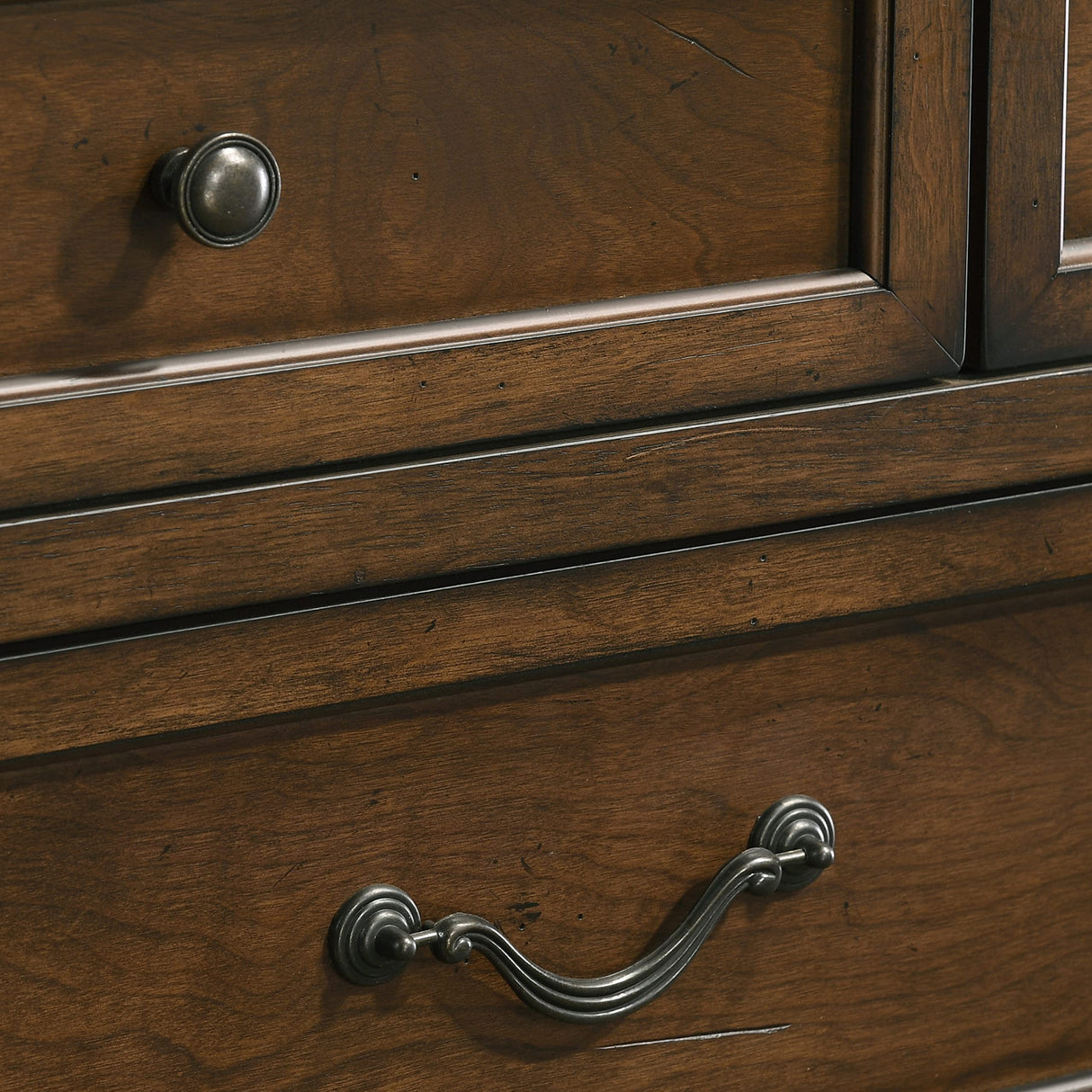 Roundhill Furniture Maderne Traditional Wood 9-Drawer Dresser with Mirror, Antique Walnut Finish Roundhill Furniture