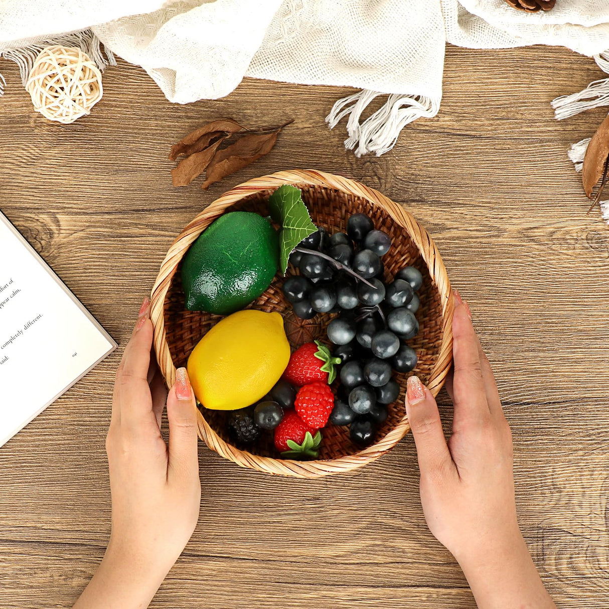 Hipiwe Round Key Basket Bowl for Entryway 7.3" Natural Rattan Fruit Bowl Woven Wicker Basket Serving Tray Rattan Organizer Basket Decorative Baskets for Kitchen Counter Bedside Living Room Hipiwe