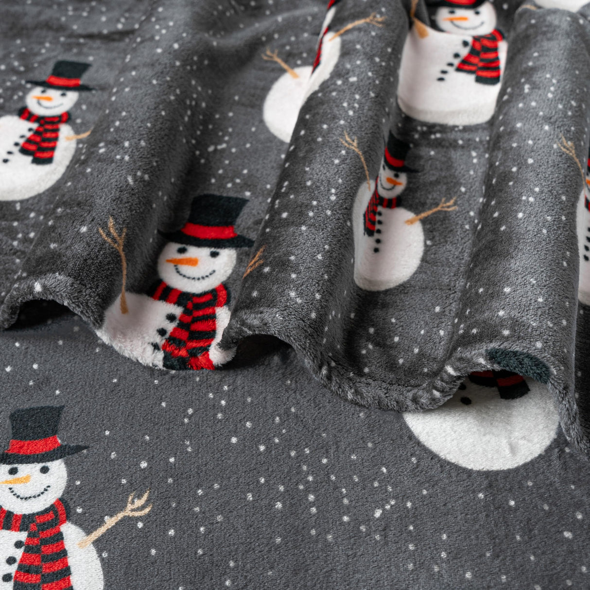 PAVILIA Christmas Snowman Throw Blanket | Grey Christmas Fleece Blanket | Soft, Plush, Warm Winter Cabin Throw, 50x60 (Grey Snowman) PAVILIA