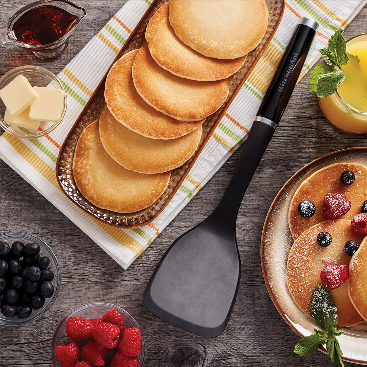 KitchenAid Classic Solid Turner, Black, 13.5x 3.3 Inch KitchenAid