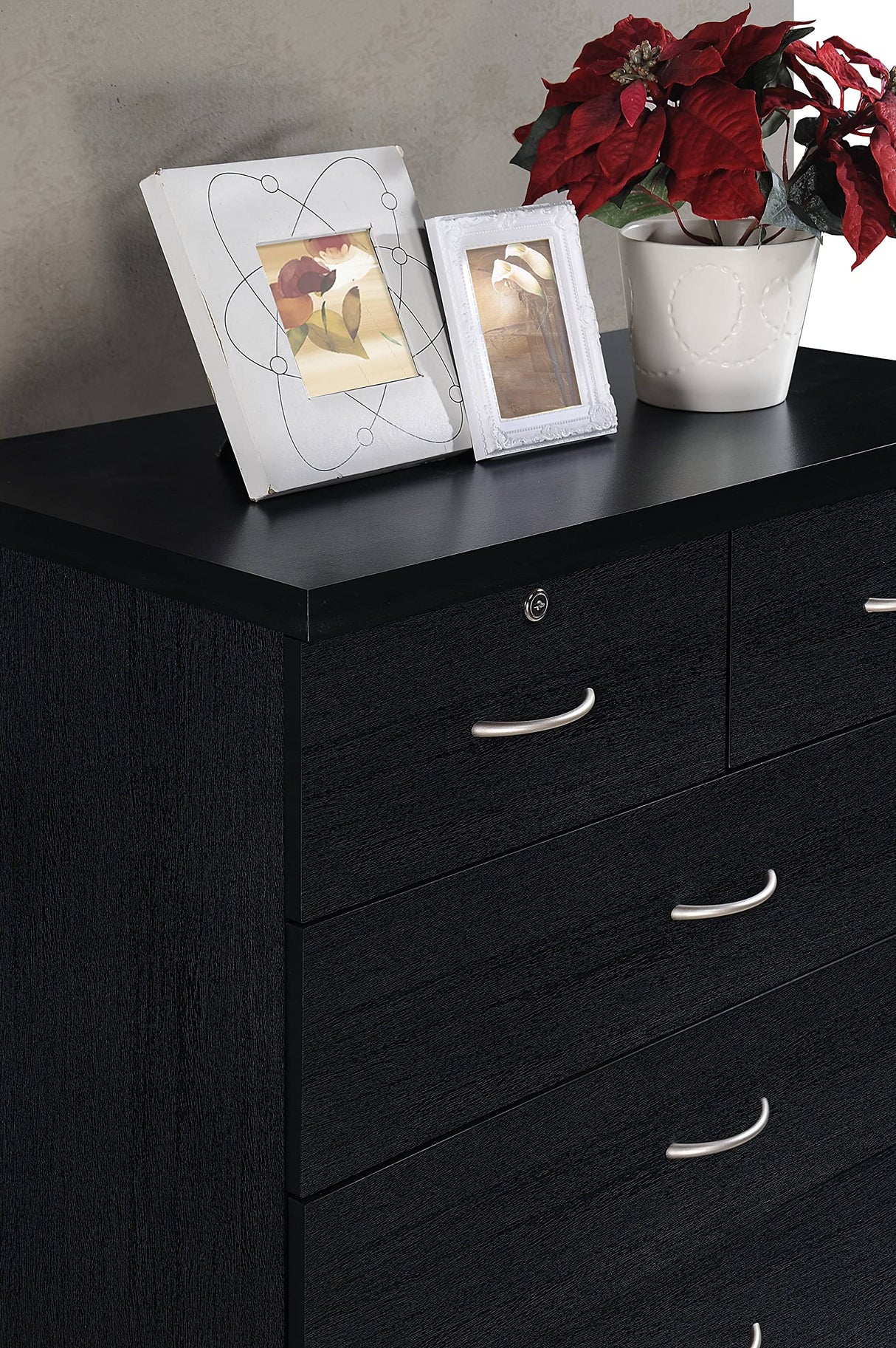 HODEDAH 7 Drawer Wood Dresser for Bedroom, 31.5 inch Wide Chest of Drawers, with 2 Locks on the Top Drawers, Storage Organization Unit for Clothing, Black Hodedah