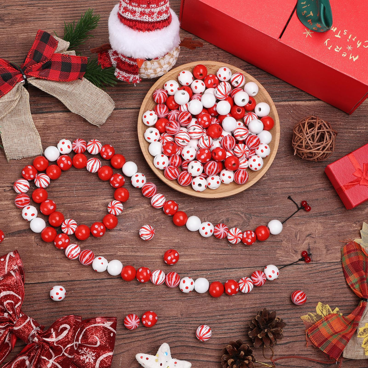180 Pcs Candy Cane Wood Beads 16mm Christmas Wooden Beads Colorful Round Craft Beads with Holes, Christmas Dotted Striped Farmhouse Spacer Wood Beads for Christmas Party Holiday DIY Garland Jewelry Lucomb