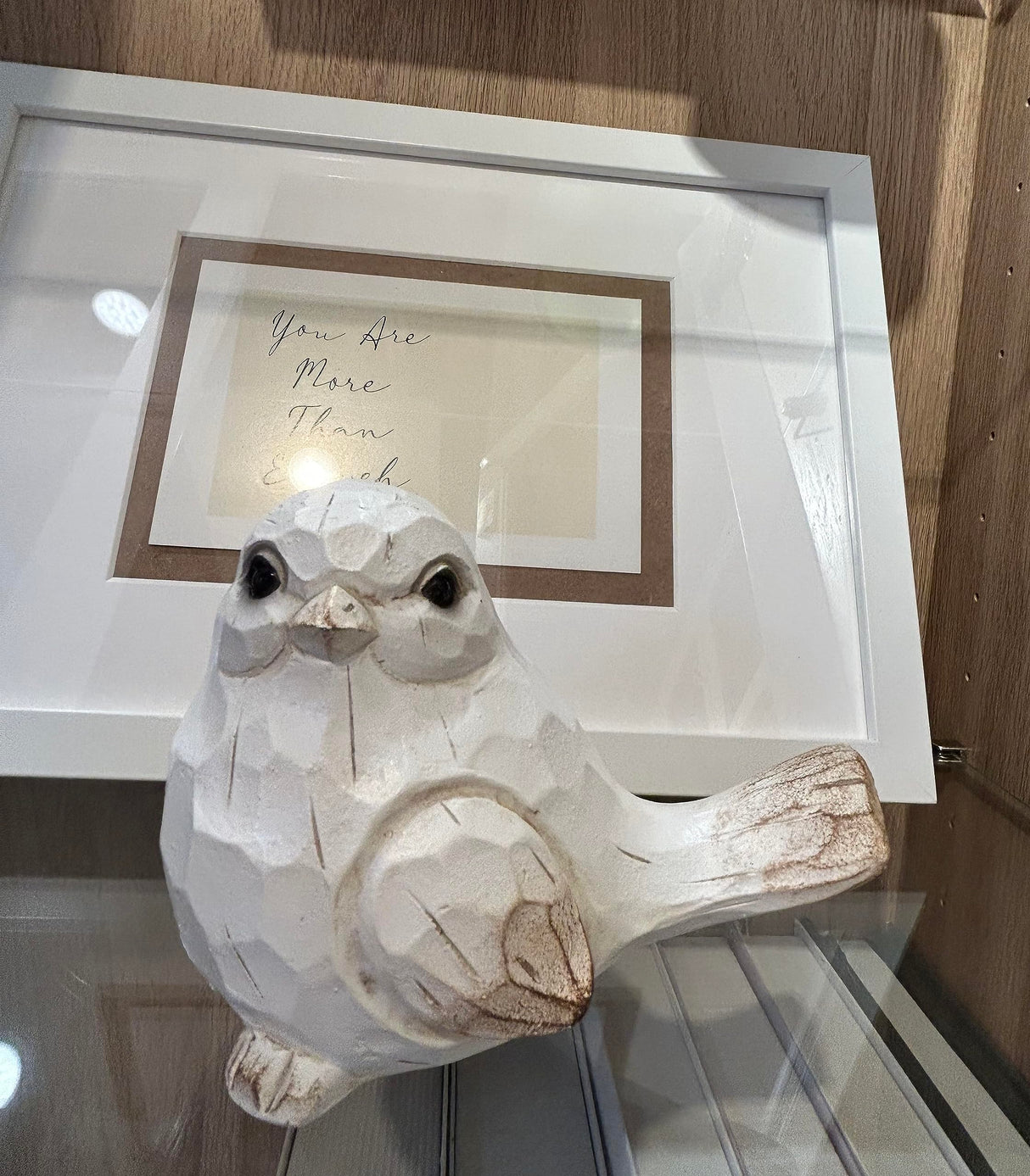 WHITE Bird Table Decor Wood Grain Effect Bird Figurine, Bird Statue Sculpture - Carved Rustic Animal Bird Ornaments - Home Decor Accents Collectible Bird Figurine for Wedding Housewarming Christmas realideas
