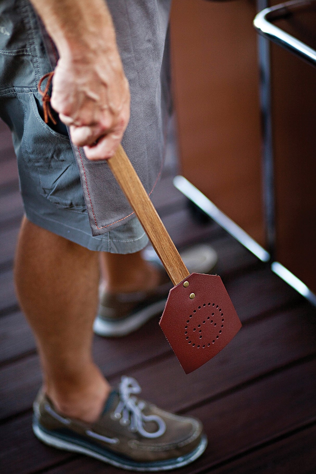 Outset 76616 Acacia Wood and Leather Amish-Style Fly Swatter, 17.5", Brown Outset