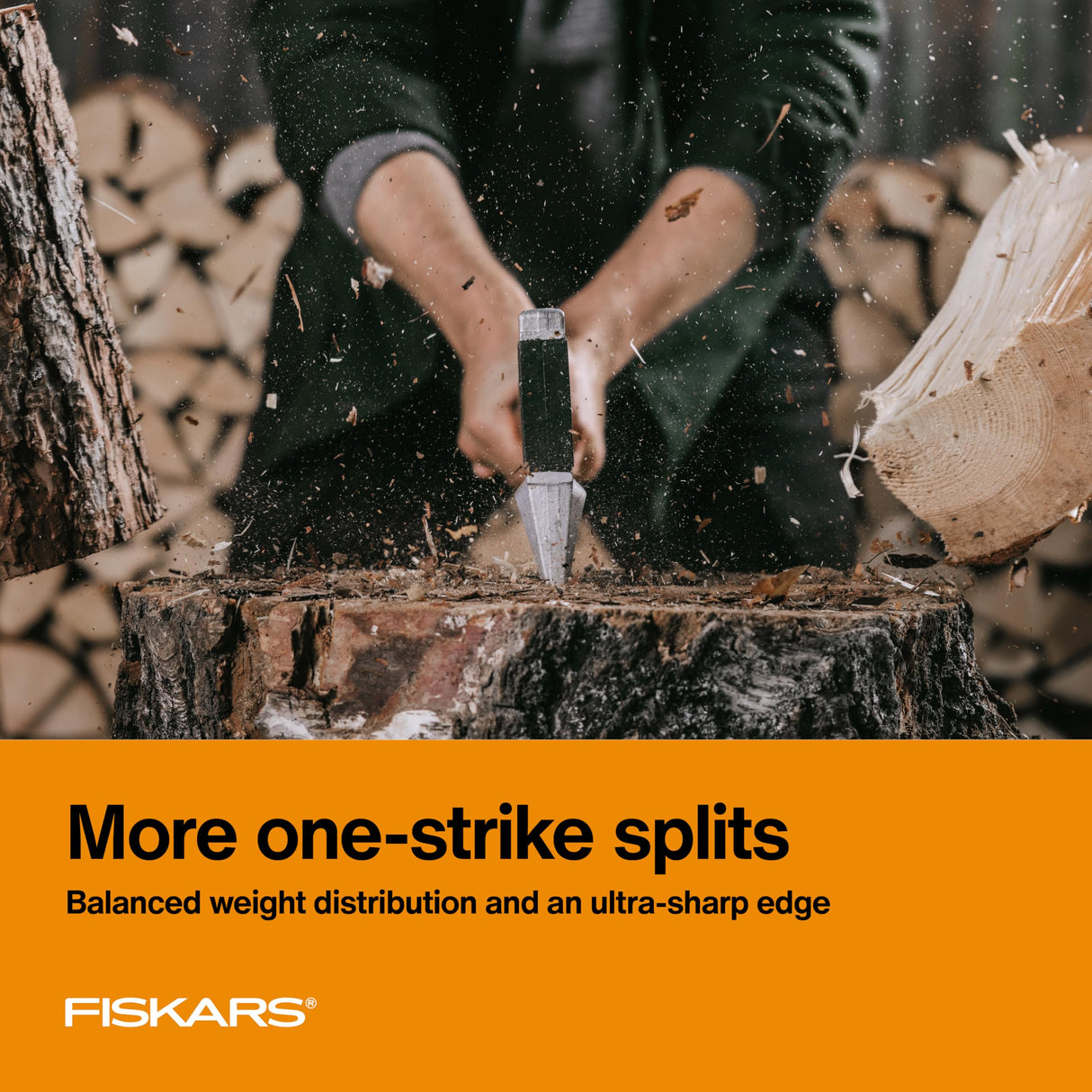 Fiskars X27 Super Splitting Axe, 36" Wood Splitting Axe for Medium to Large Size Logs with Shock-Absorbing Handle, Split Firewood, Forged Steel Blade, Bushcraft Gear and Camping Hatchet Fiskars