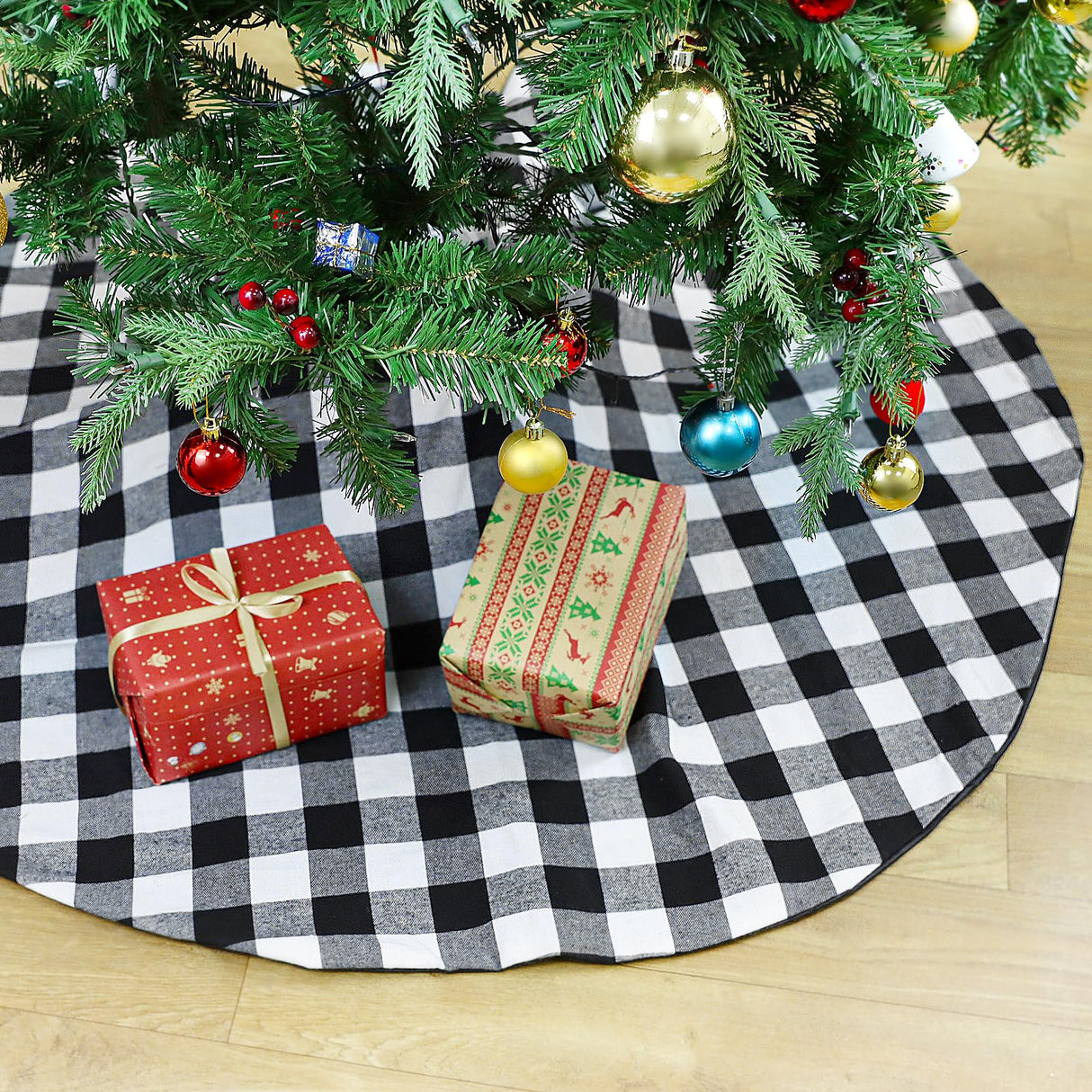 48 Inch Buffalo Plaid Christmas Tree Skirt Large Black and White Buffalo Plaid Double Layers Tree Skirt for Holiday Christmas Decorations Hxezoc