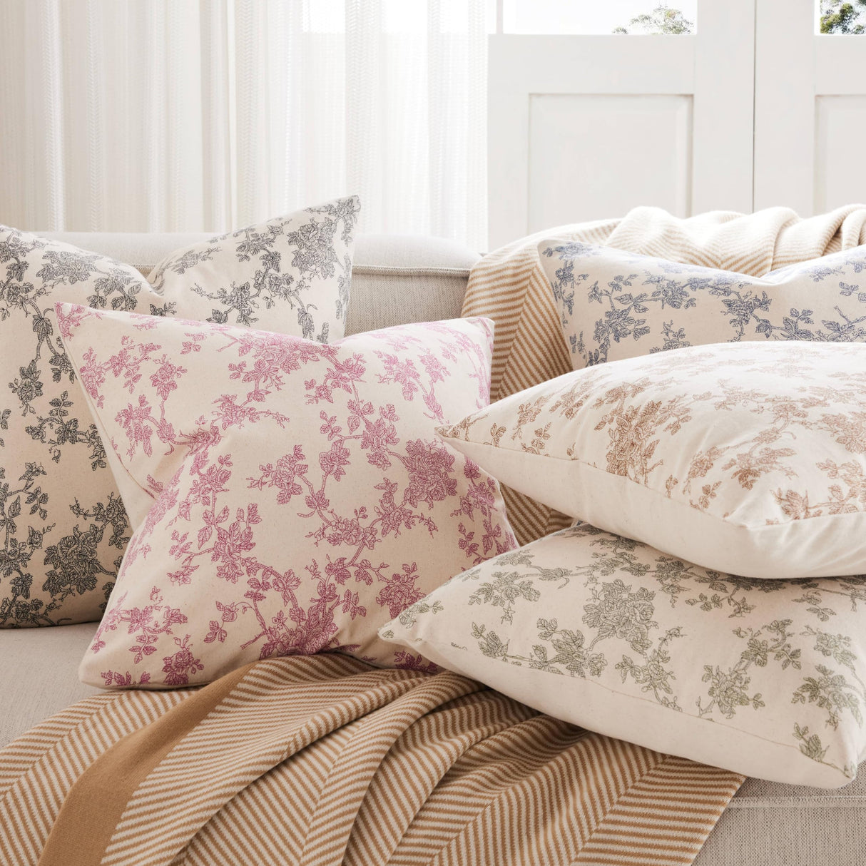 YZJZEDS 100% Cotton French Pastoral Throw Pillow Covers Set of 2, 18x18 Inch Blue Farmhouse Decorative Cushion Covers for Sofa Bed Living Room Home Decor YZJZEDS