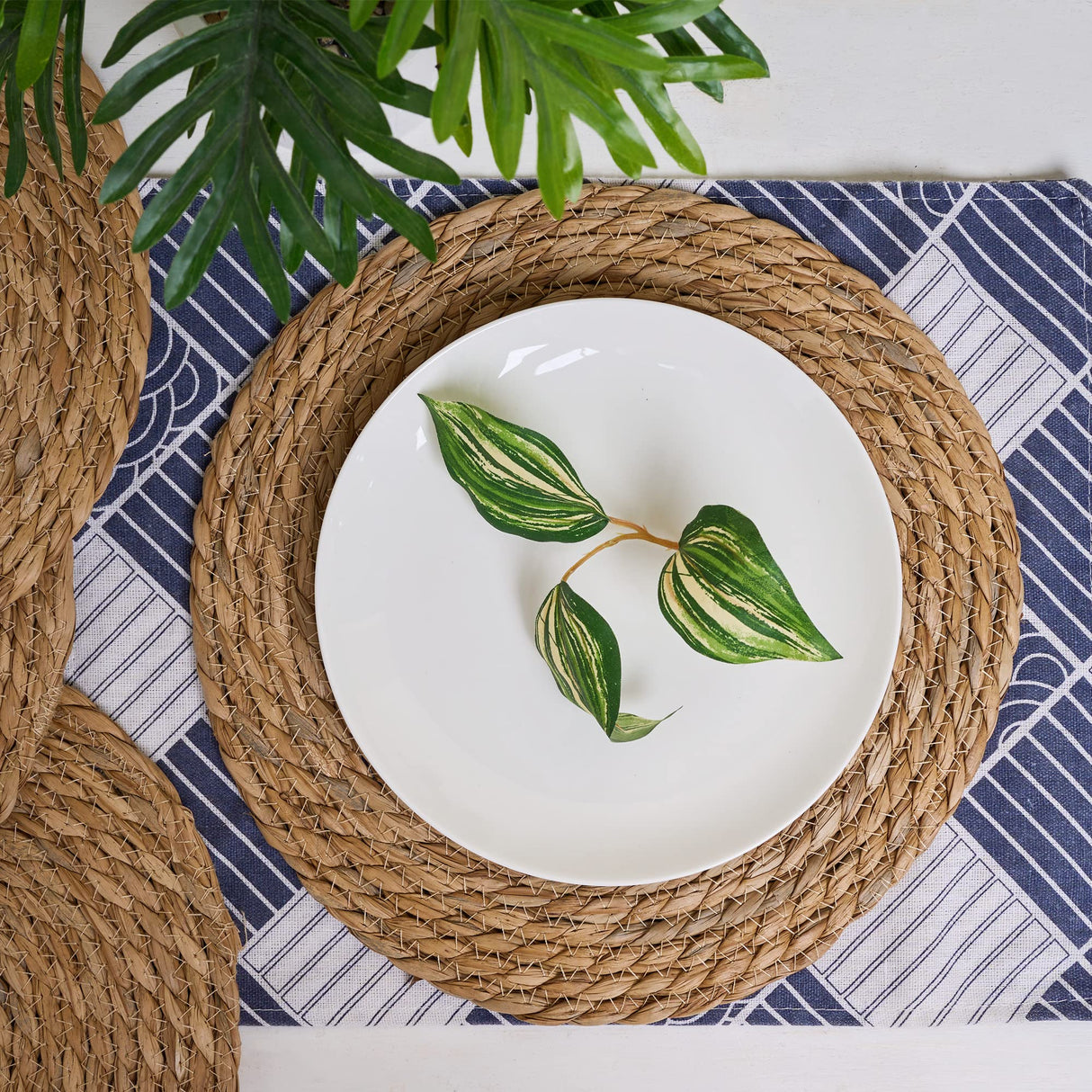 Defined Deco Woven Placemats Set of 10,12" Round Rattan Placemats,Natural Hand-Woven Water Hyacinth Placemats,Farmhouse Weave Place Mats,Rustic Braided Wicker Table Mats for Dining Table,Home,Wedding. DD DEFINED DECO