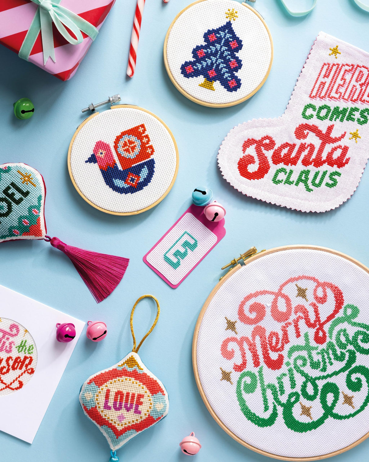 Merry Stitchmas: 24 fun and festive cross stitch designs (Stitchrovia) WoodArtSupply