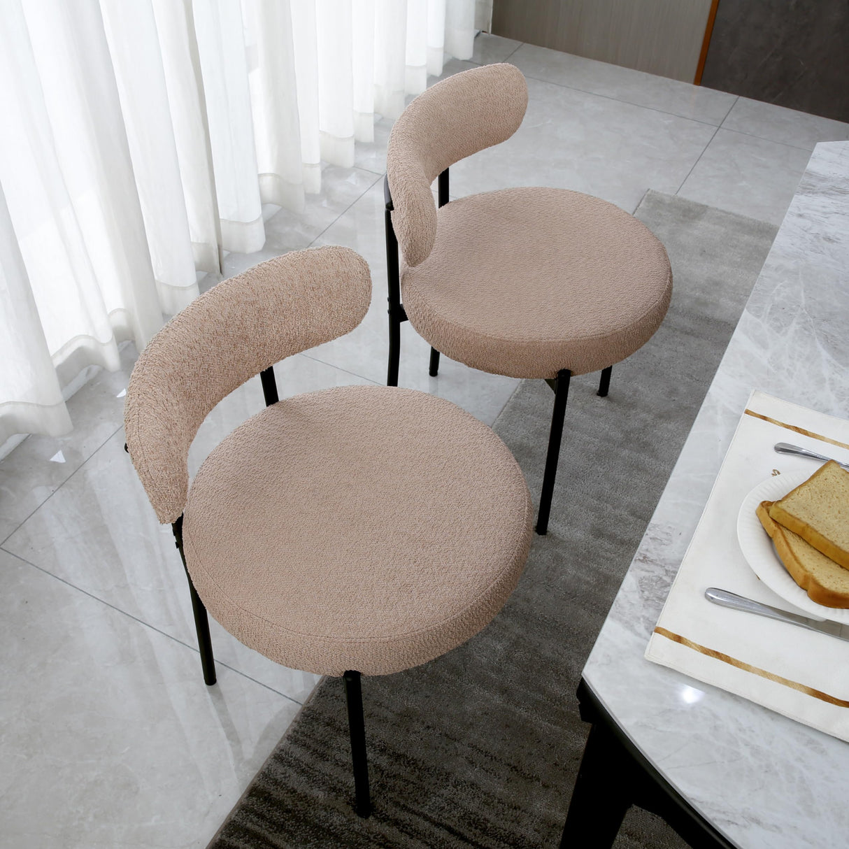 AISALL Dining Chairs Set of 2 Round Upholstered Boucle Dining Room Chairs Mid-Century Modern Kitchen Chairs Curved Backrest Chairs for Dining Room Black Metal Legs, Light Brown AISALL