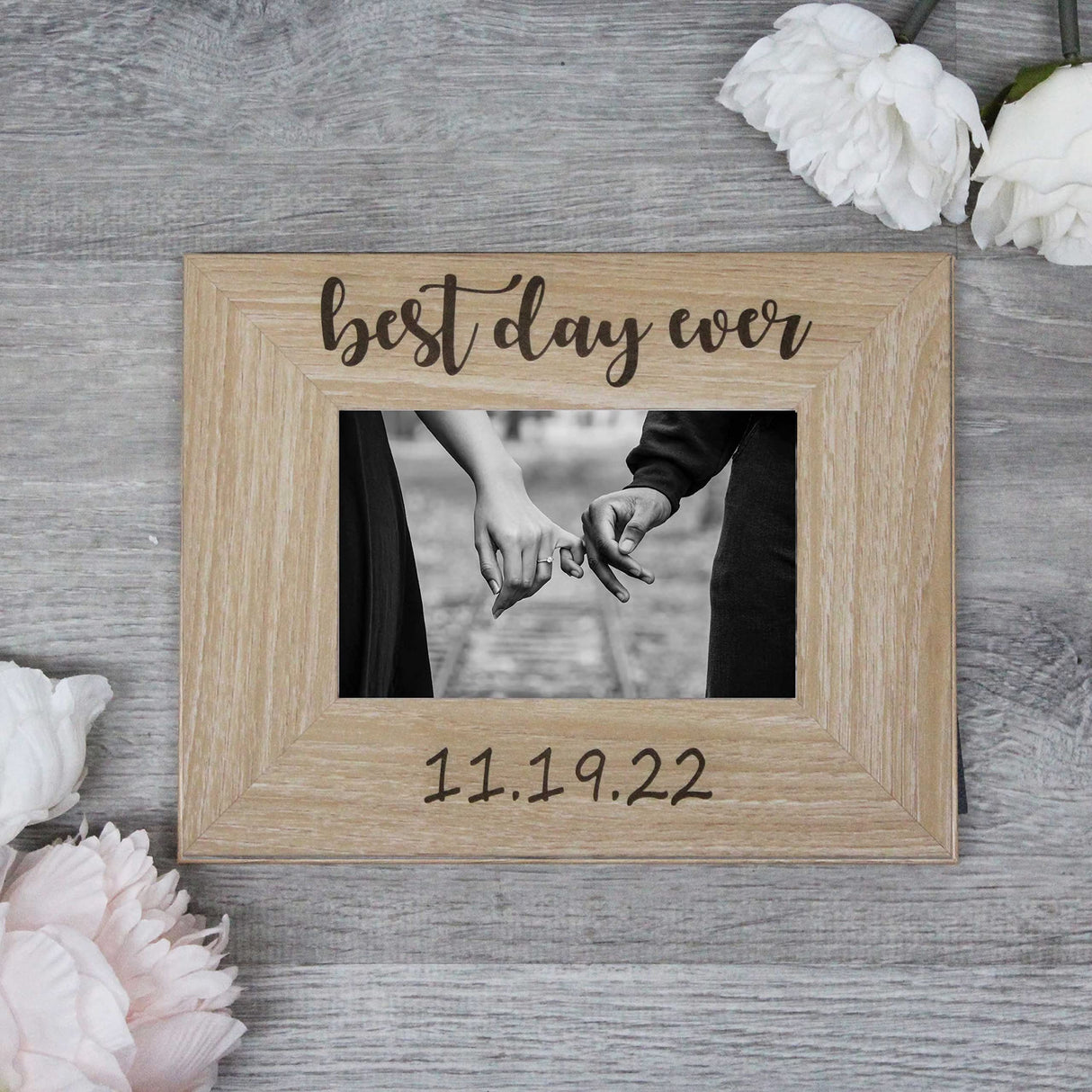 The Paisley Box Personalized Photo Frame/Create Your Own Personalized Picture Frame: Engraved Custom Picture Frame, Customizable Frame (4x6 Inch Horizontal Frame) The Paisley Box