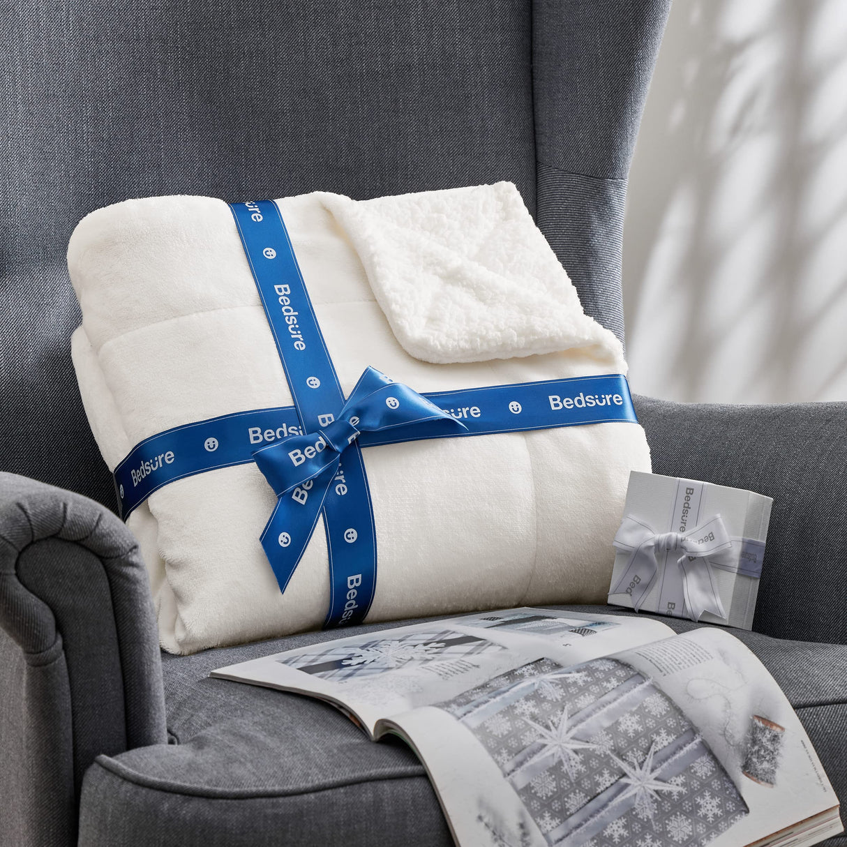 Bedsure Sherpa Fleece Throw Blanket for Couch - Thick and Warm Blanket for Winter, Soft Fuzzy Plush Throw Blanket for All Seasons, White, 50x60 Inches Bedsure