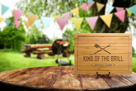 King of the Grill, Cutting Board, Personalized Cutting Boards for Men and Dad, Fathers Day, Dad's Birthday, Christmas Gift, Custom Cooking Gift, BBQ Gifts, Kitchen Gift, With Apron and Display Stand Generic