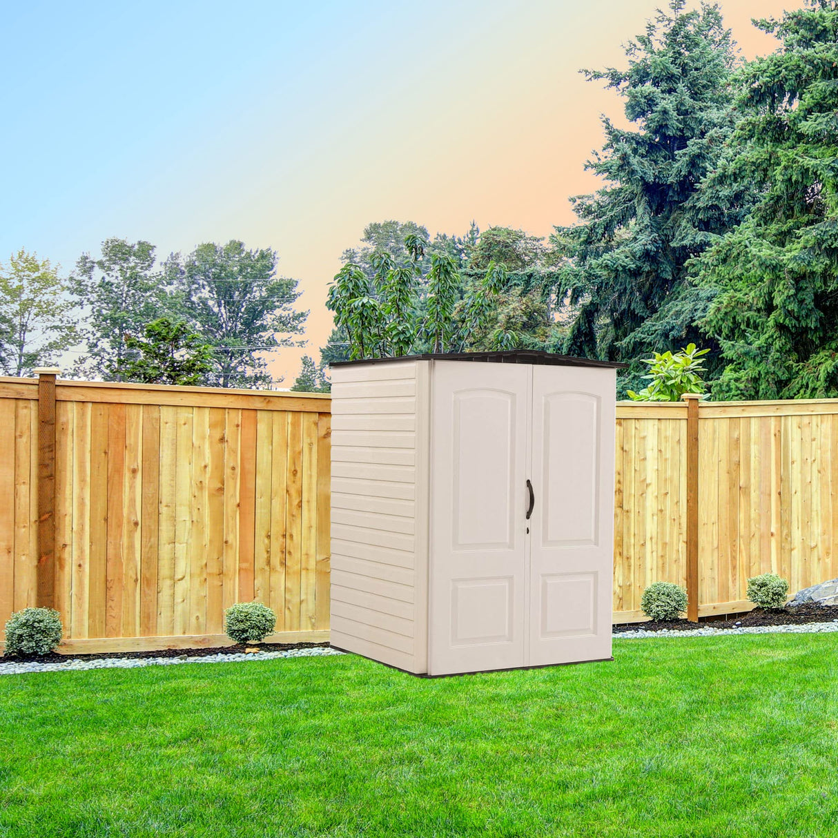 Rubbermaid Medium Vertical Resin Outdoor Storage Shed With Floor (4.3 x 4.6 Ft), Weather Resistant, Beige/Brown, Organization for Home/Backyard/Garden Tools/Lawn Mower/Bike Storage/Pool Supplies Rubbermaid