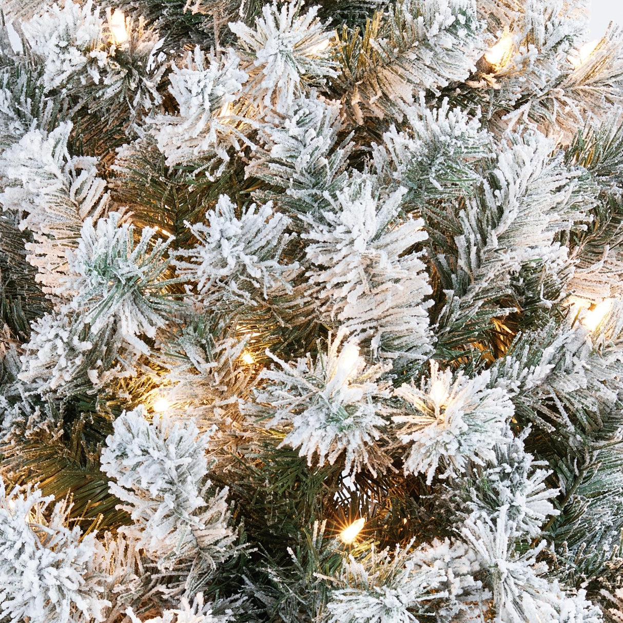 Yaheetech 12ft Pre-lit Artificial Christmas Tree W/Incandescent Warm White Lights, Snow Flocked Full Prelighted Xmas Tree W/4266 Branch Tips, 1750 Incandescent Lights & Foldable Stand, Green & White Yaheetech