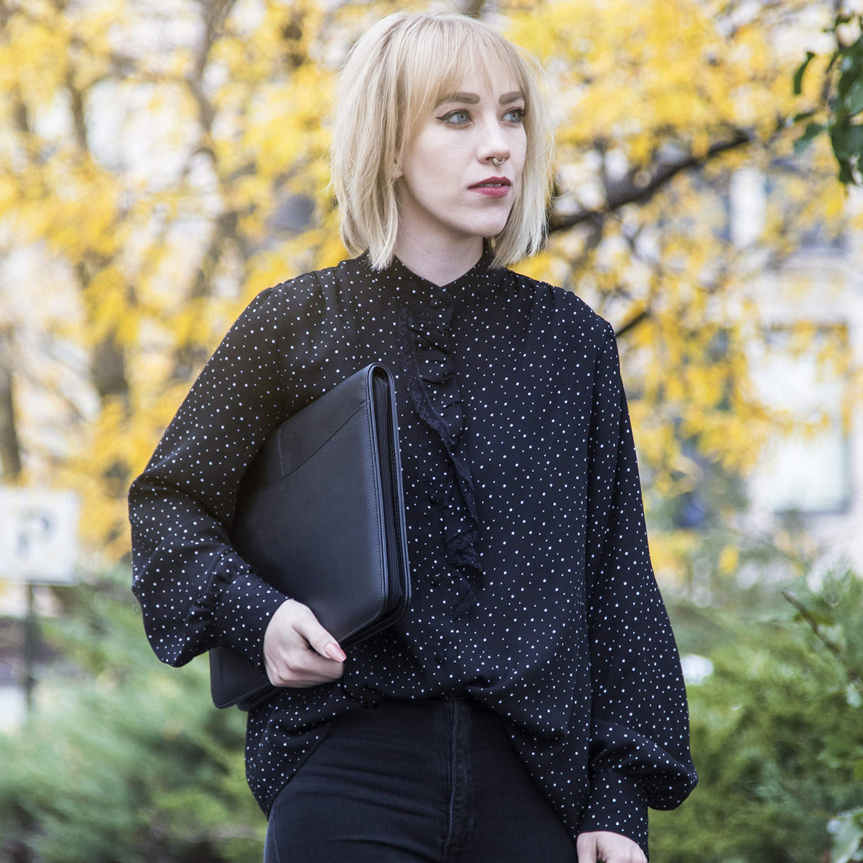 Cossini Black Superior Vegan Leather Business Portfolio with Zipper – Padfolio All-in-One. Smartest Protective 10.1 Inch Tablet Sleeve, Presentation Slot, Solar Calculator, Card Storage, Writing Pad COSSINI