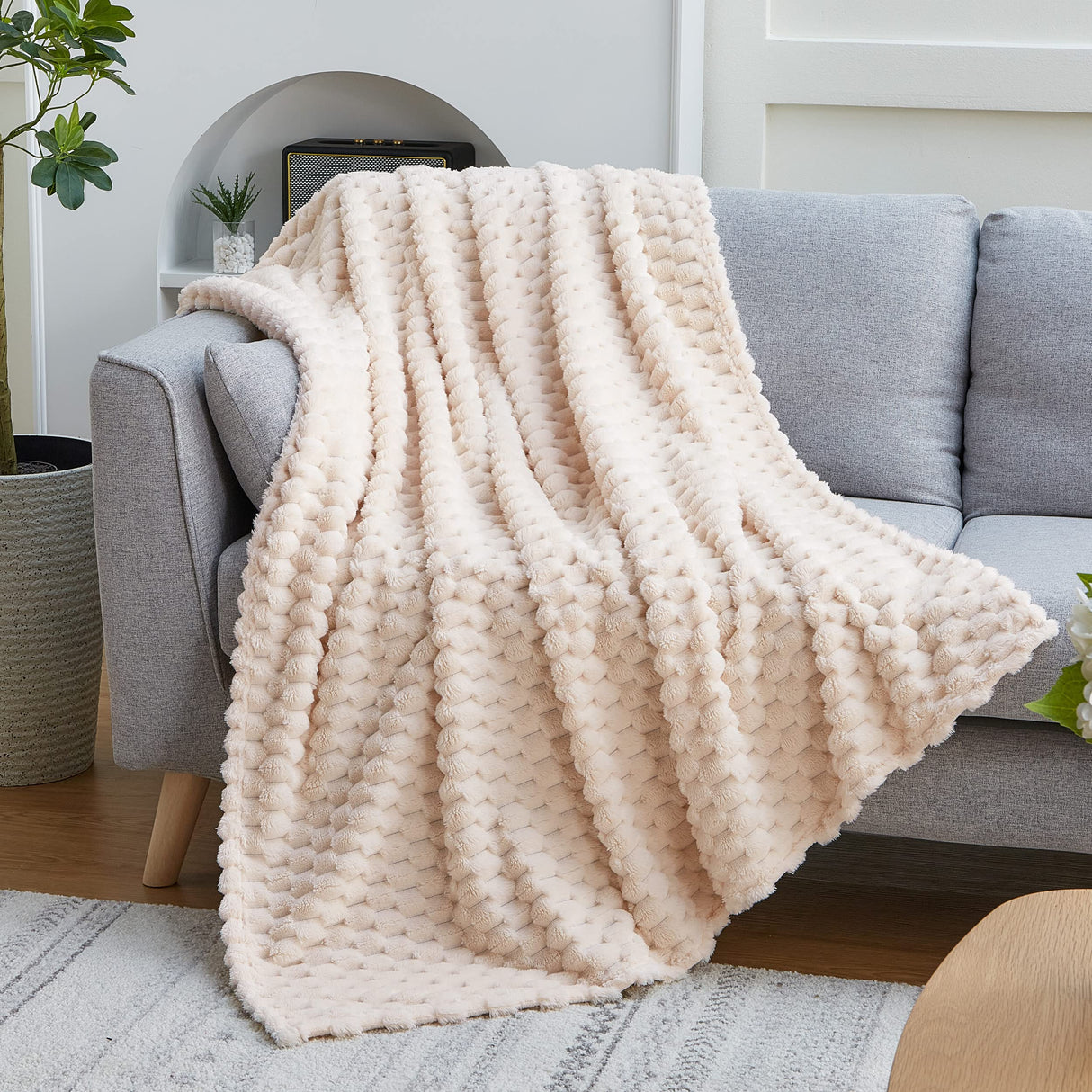 EXQ Home Fleece Throw Blanket for Couch or Bed - 3D Imitation Turtle Shell Jacquard Decorative Blankets - Cozy Soft Lightweight Fuzzy Flannel Blanket Suitable for All Seasons(50"×60",Beige) EXQ Home