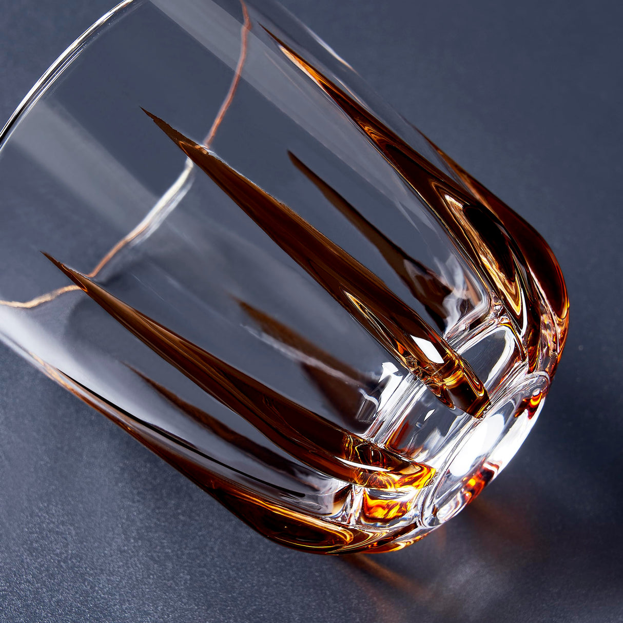 Woodronic Decanter Set for Men with 12.5 oz Whiskey Glasses, 68 oz Crystal Glass Liquor Decanter with Solid Wood Stand and Lid for Bourbon Vodka, Birthday or Valentine's Day Gift for Him Woodronic