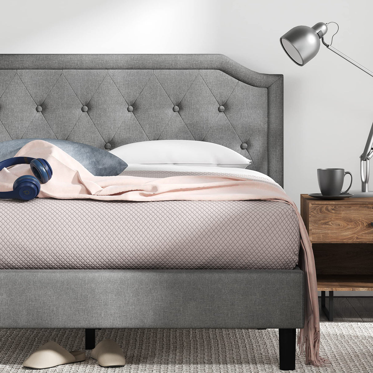 ZINUS Kellen Upholstered Scalloped Platform Bed Frame, Mattress Foundation, Wood Slat Support, No Box Spring Needed, Easy Assembly, Queen Zinus