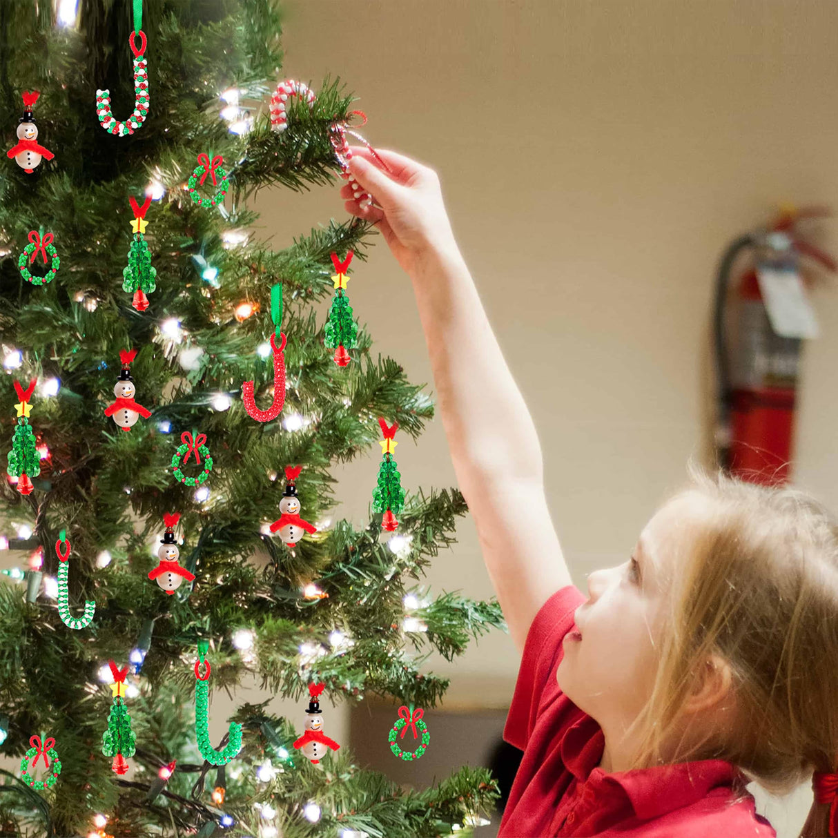 Christmas Crafts for Kids Adults Families, Beaded Ornament Kit to Make Wreath/Candy Cane/Xmas Tree/Snowman, Holiday Decorations Party Supplies, 40 Pieces jollylife