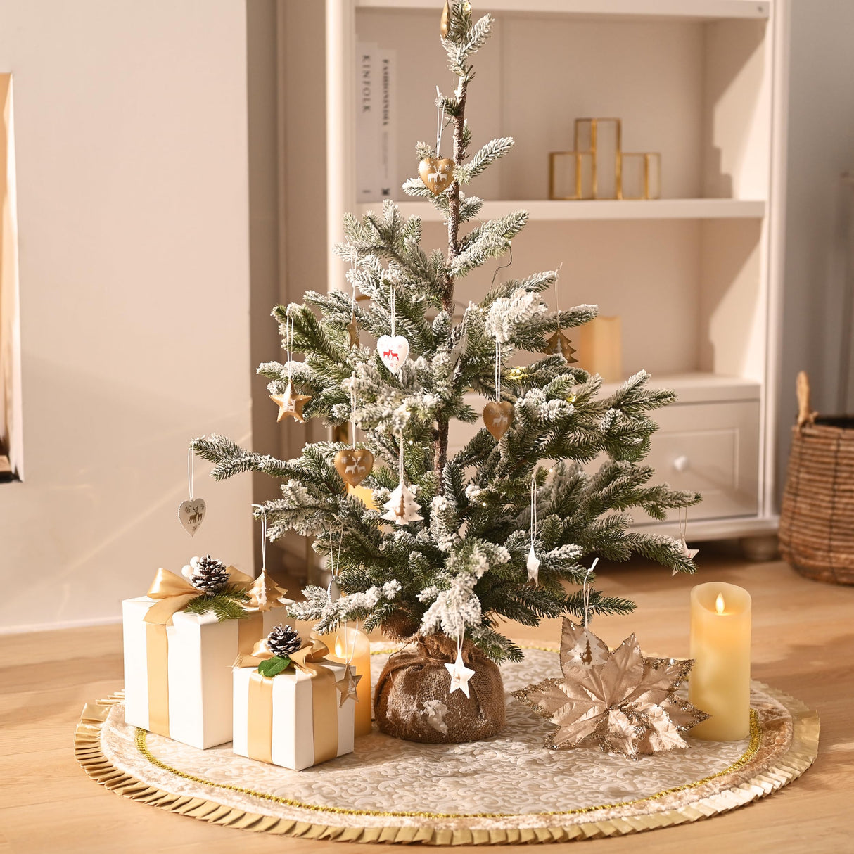 Valery Madelyn Christmas Tree Skirt for Tree Decorations, 60 Inch Fabric White Gold Small Xmas Velvet Tree Skirt with Embroidery Baroque Pattern & Pleated Border for Tree Merry Christmas Party Decor Valery Madelyn