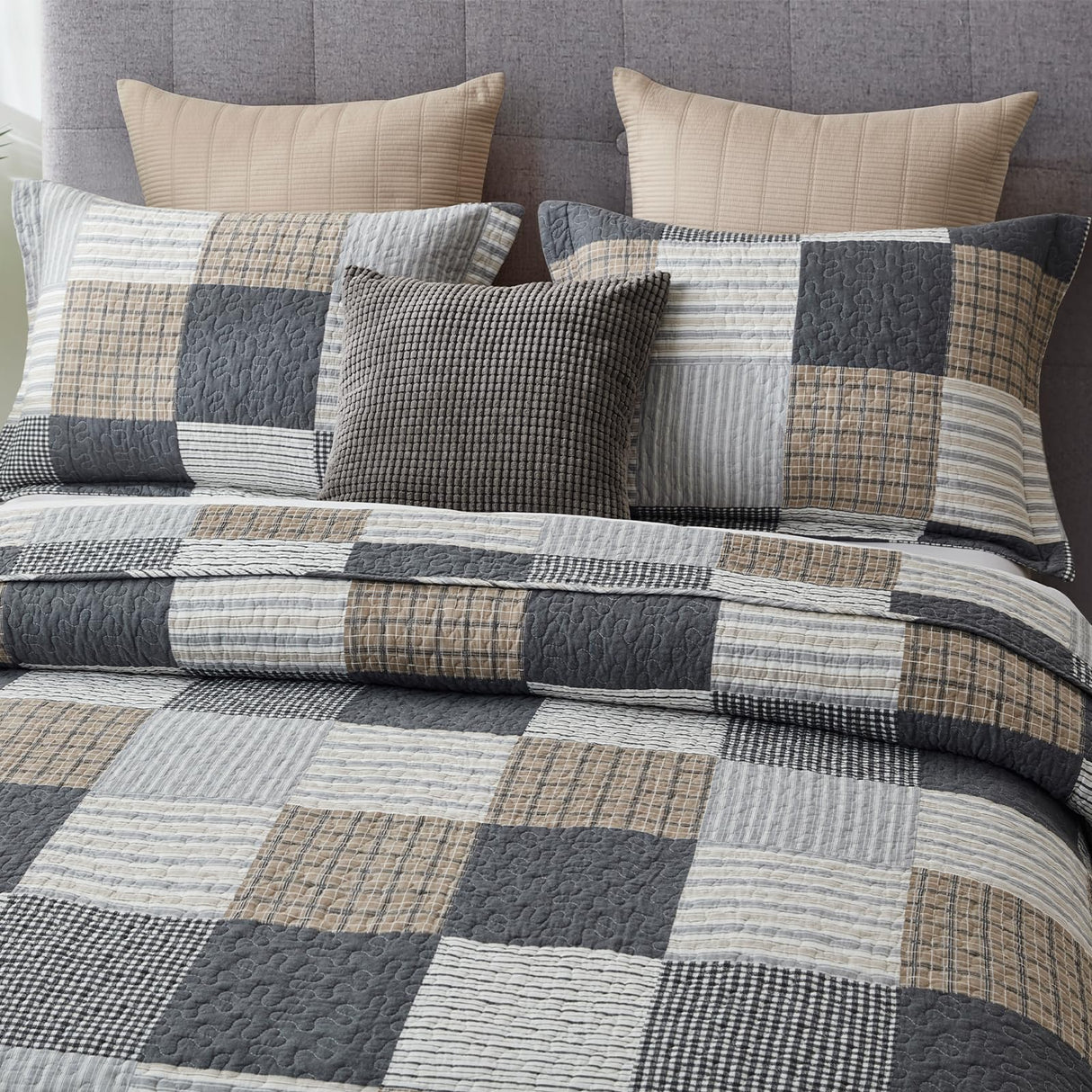 Finlonte Quilt Set Queen Size - 100% Cotton Queen Comforter Set, Plaid Quilted Bedspread Farmhouse Country Bed Spread, Lightweight Reversible Quilt Bedding Set All-Season, Gray/Brown/Black/White, 3Pcs Finlonte