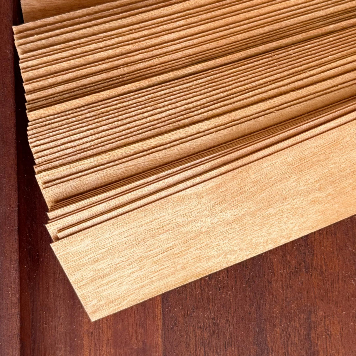 Extra Wide Wooden Wicks 3cm Wide Candle Wicks 5.1 X 1.2 Inch Natural Candle Wood Wicks with Stand Candle Cores for DIY Candle Making Craft（50pcs ）(Use Two Wicks) Phinicco