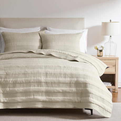 Beige Striped King Size Quilt Set, Lightweight Pick Stitch Bedspread with 2 Shams, Netural Soft Cloud Chambray Farmhouse Country Coverlet Rustic Thin Comforter Spring Summer, 3-Piece Bedding Set HomeSerene