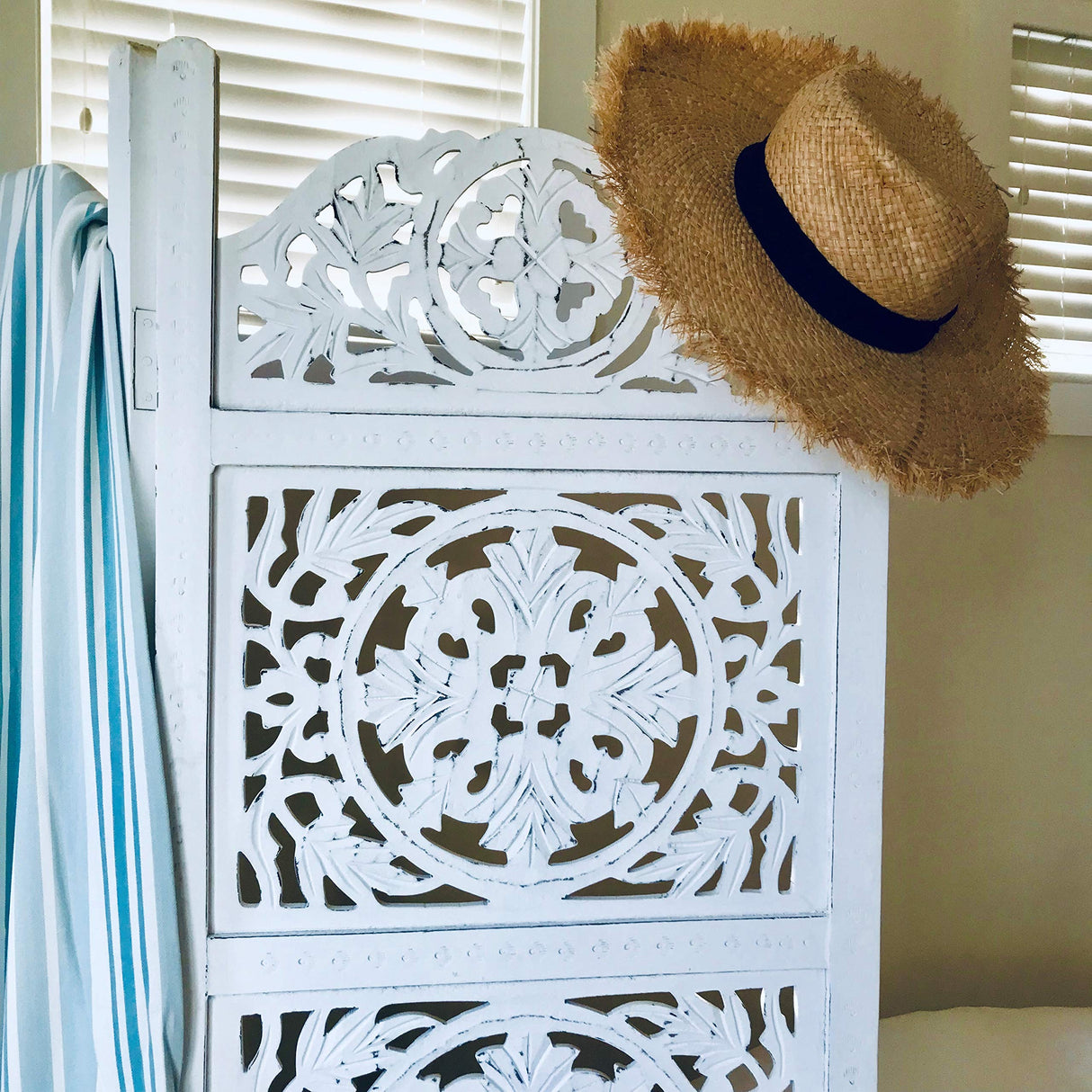 Heritage Home Screen Farmhouse Room Divider, Vintage Style Magnolia Medallions, Handcrafted of Sustainable Mango Wood, Rustic White, Distressed Finish, 6 Ft Tall (72 x 59 inches) by WHW WHW Whole House Worlds